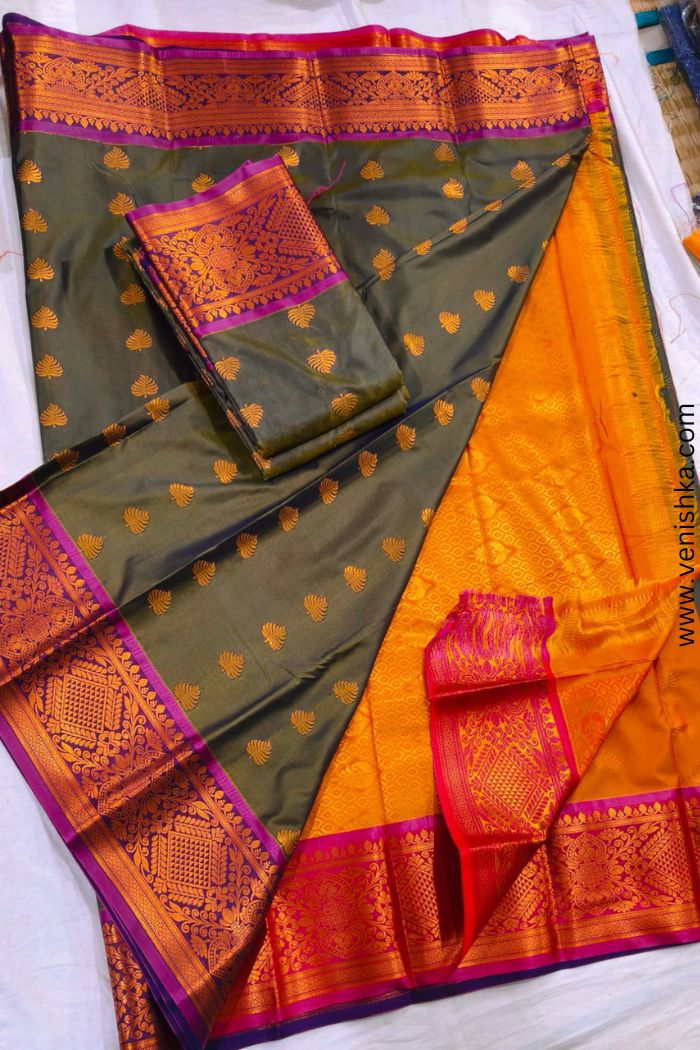 Kanchipuram Silk Saree_Olive Green with Magenta Border and Mangoiolet-Gold Pallu
