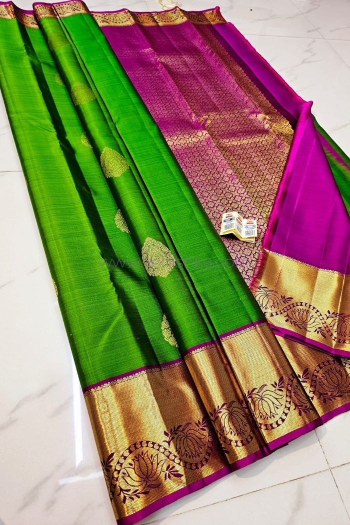 Premium Handwoven Silk Saree Green And Magenta with Golden Zari