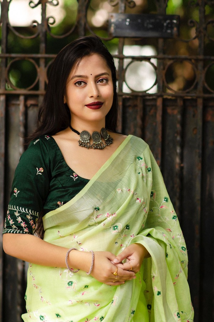 Linen Saree with All Over Embroidery Lily Green - 3