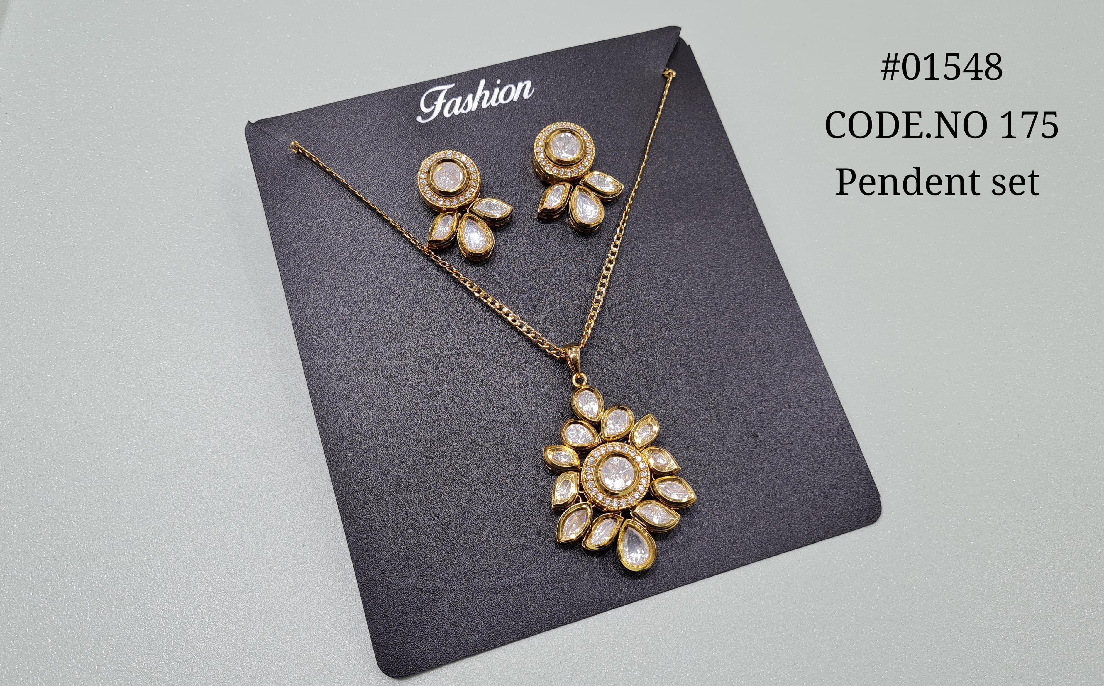 Kundan pendant 01548 - 3