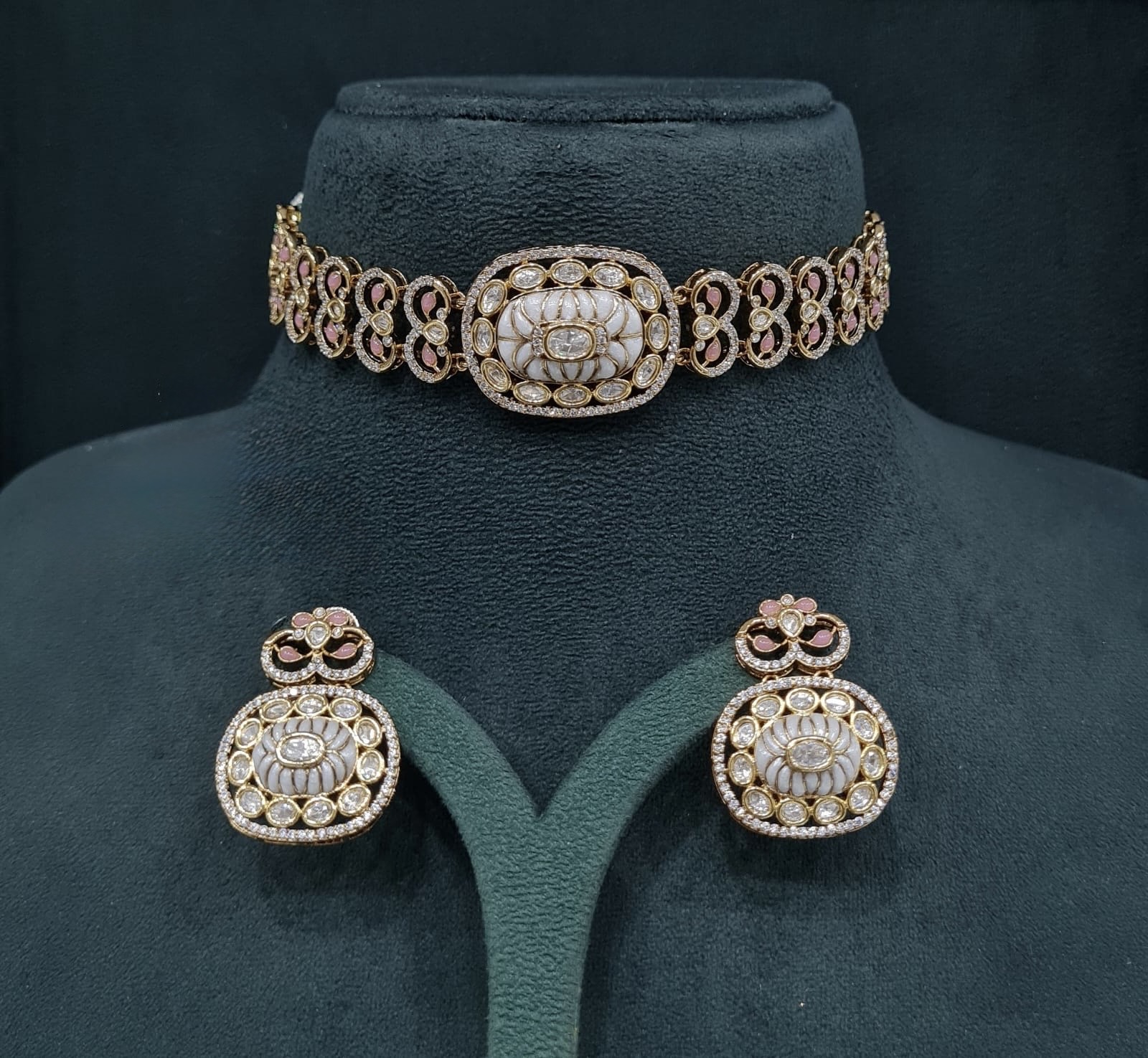 Kundan Choker 08943 - 8