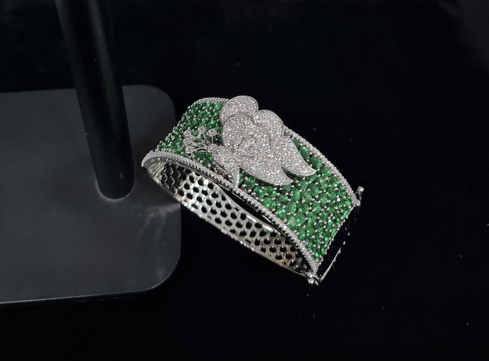 Celestia Petal Cuff 08251 - 3