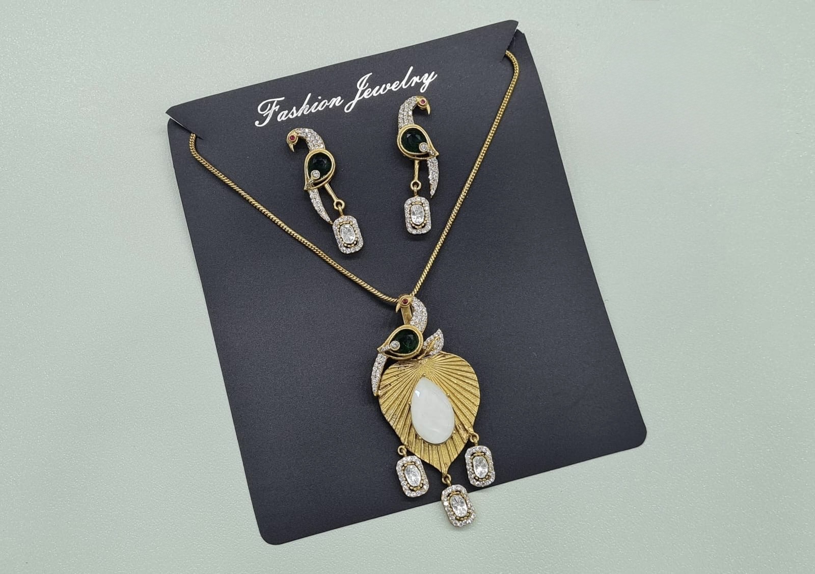 Kundan Pendant 11239 - 8