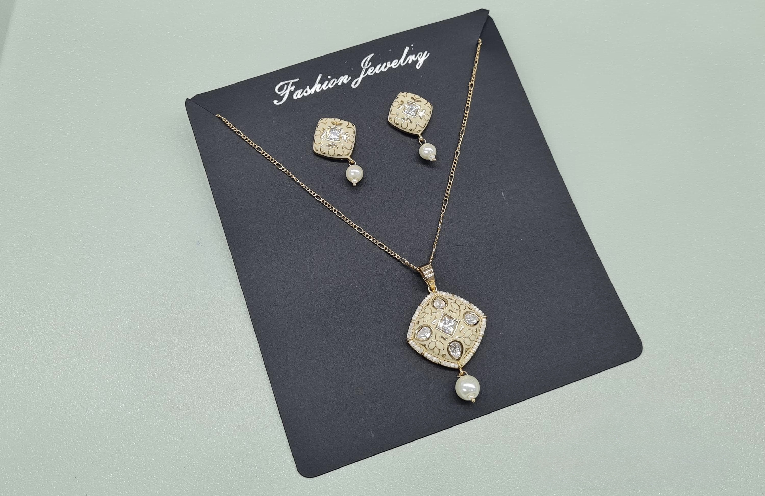 Kundan Pendant 08702 - 7