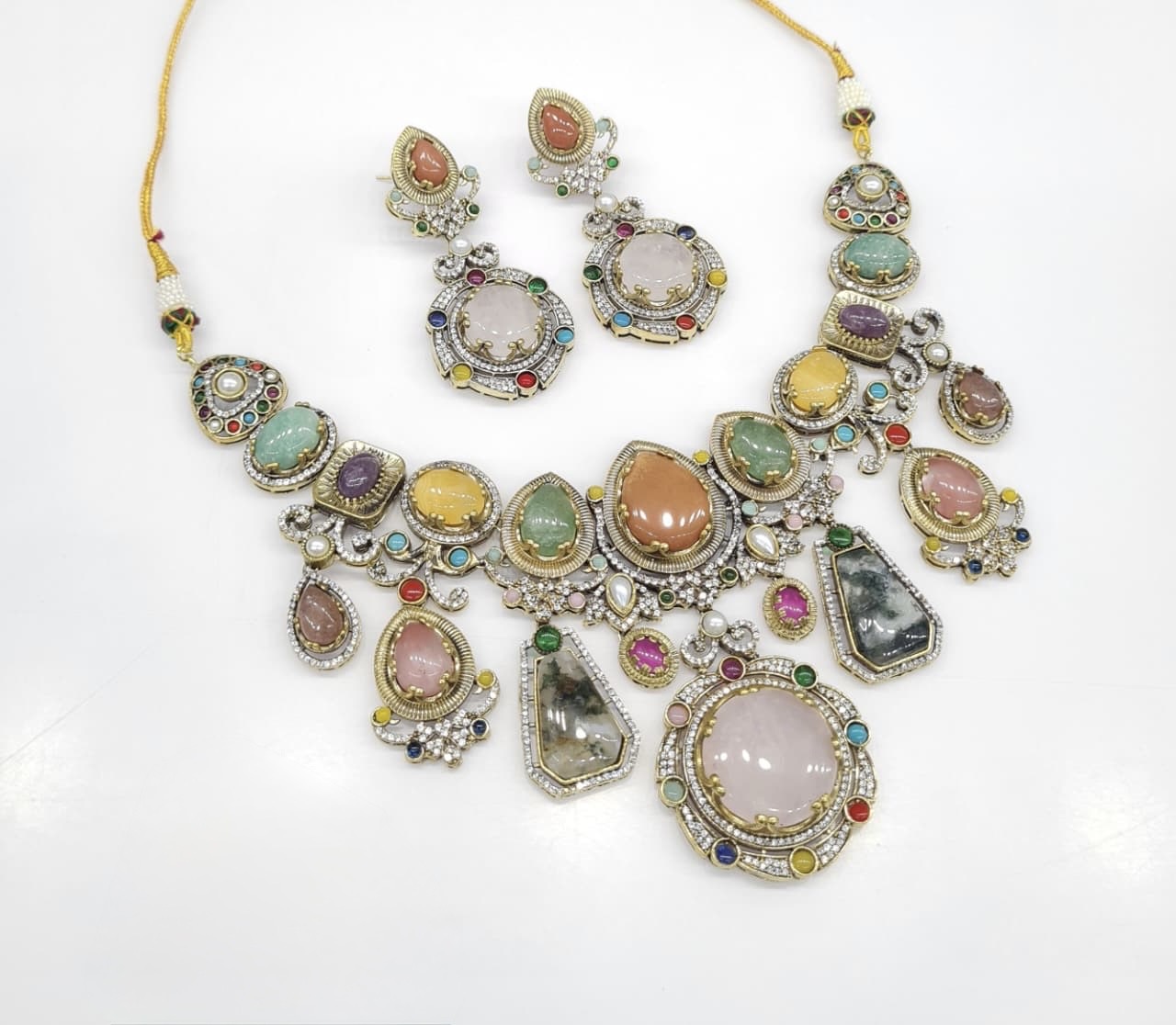 Sabyasachi Necklace 07703 - 4