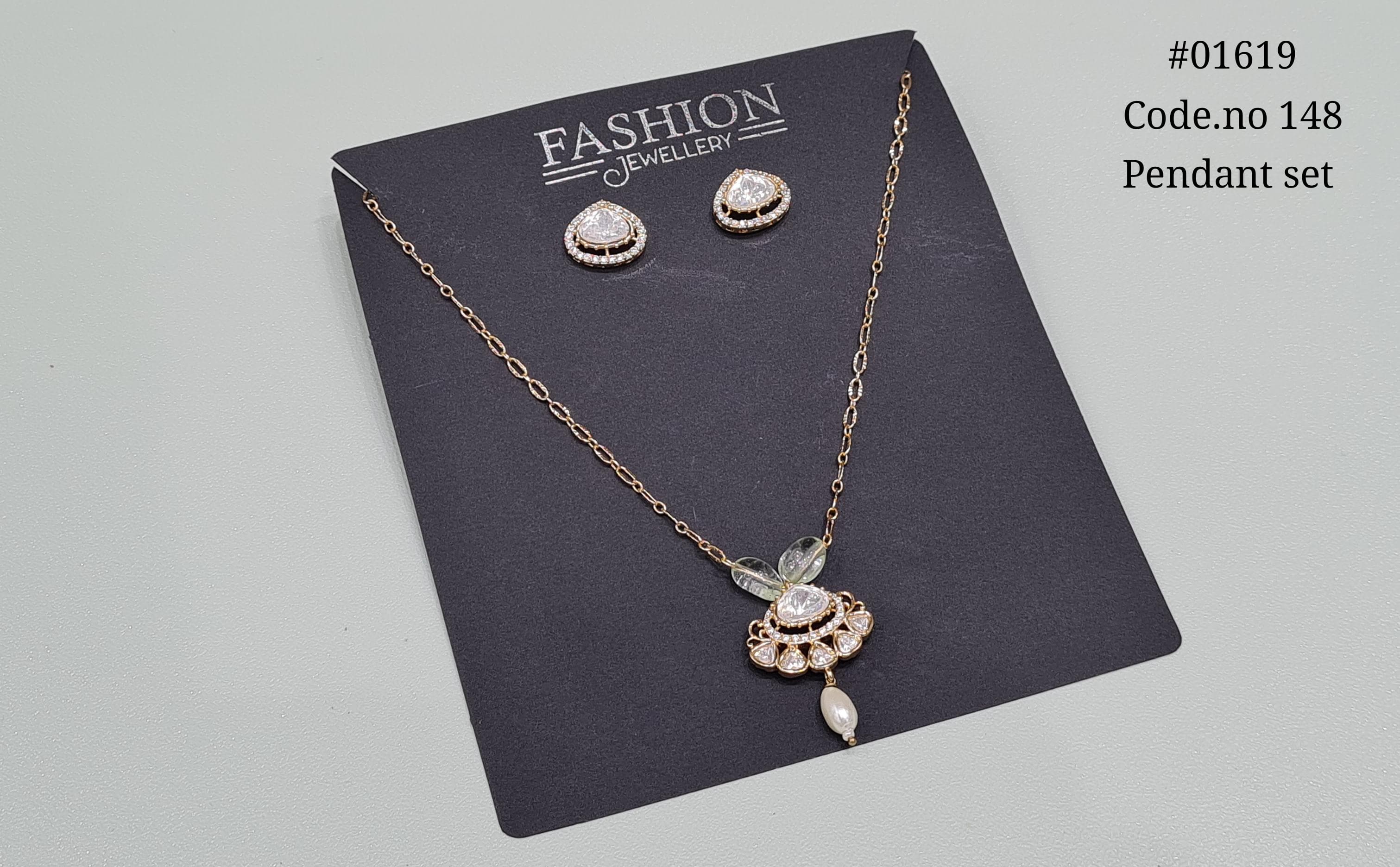 Kundan pendant 01619 - 3