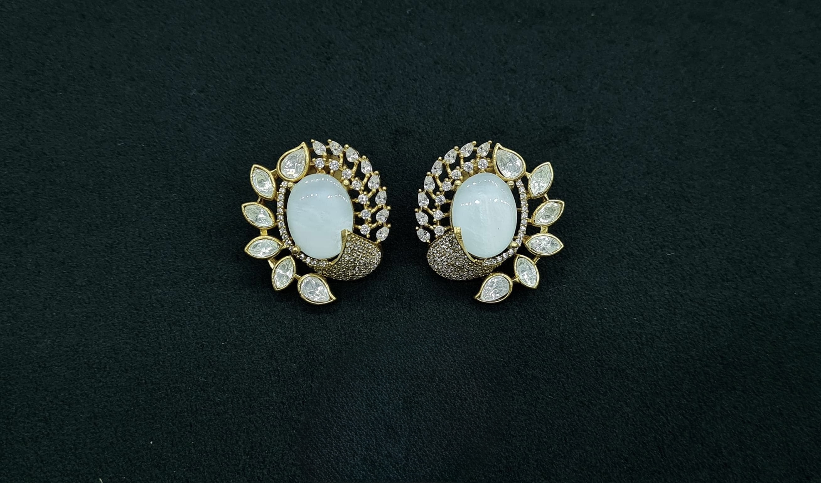 Kundan Tops 08977 - 5