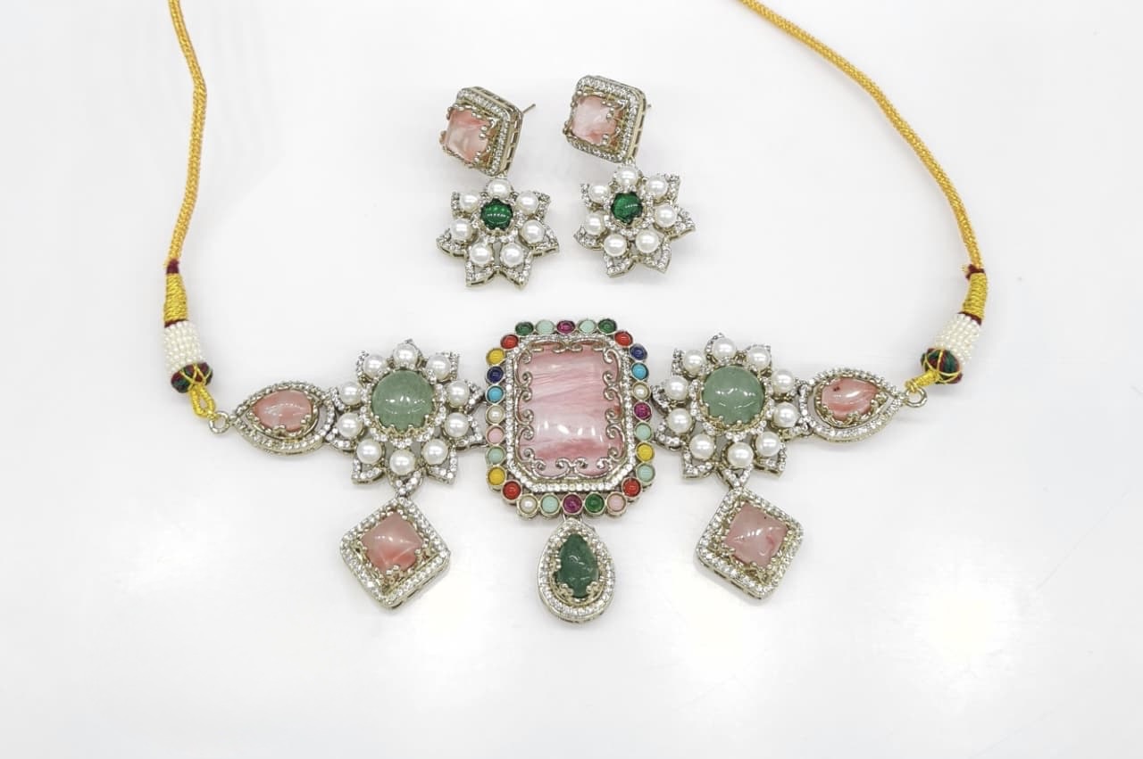 Sabyasachi Choker 08655 - 3