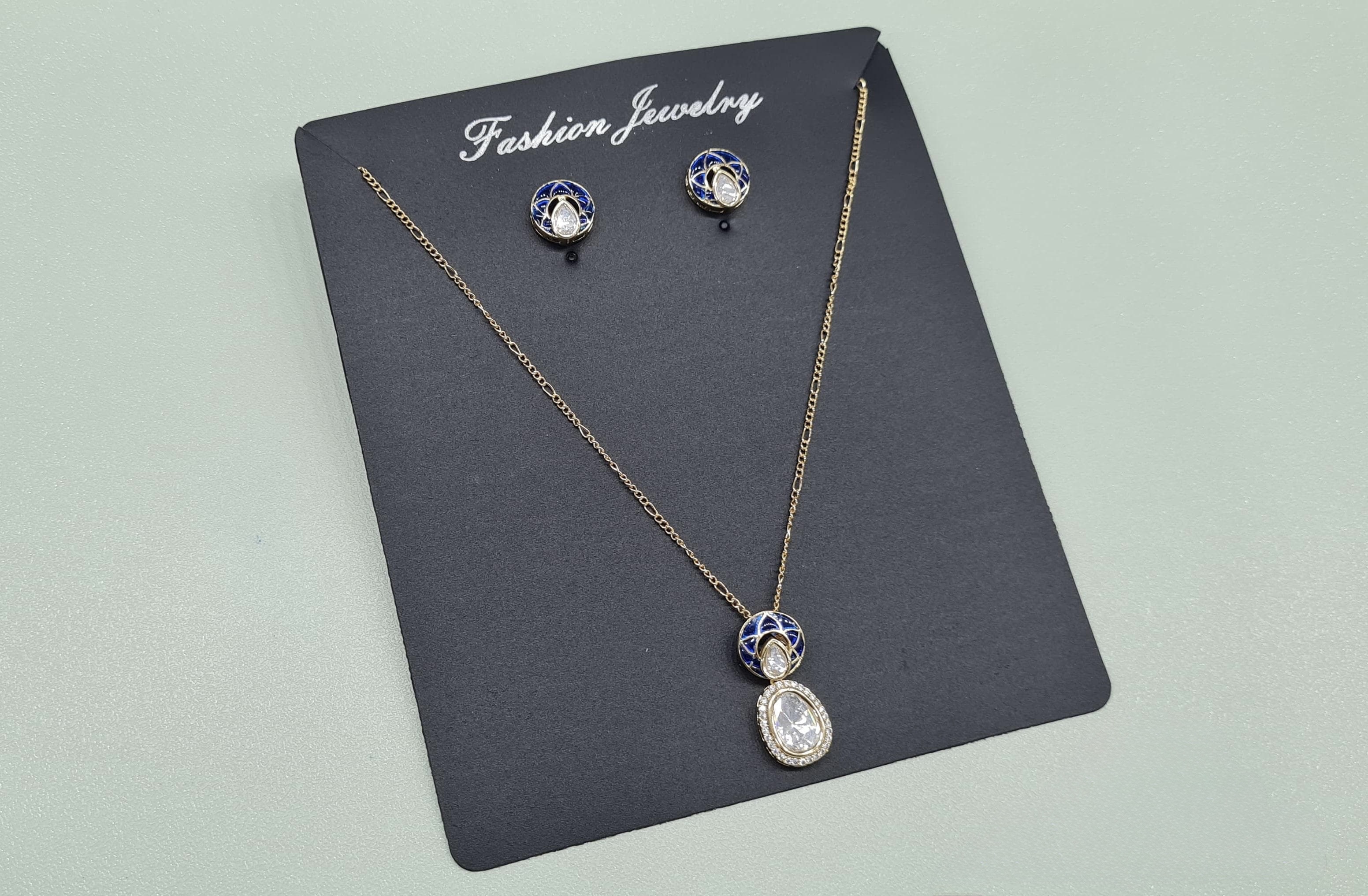 Kundan Dainty Pendant 07912 - 4