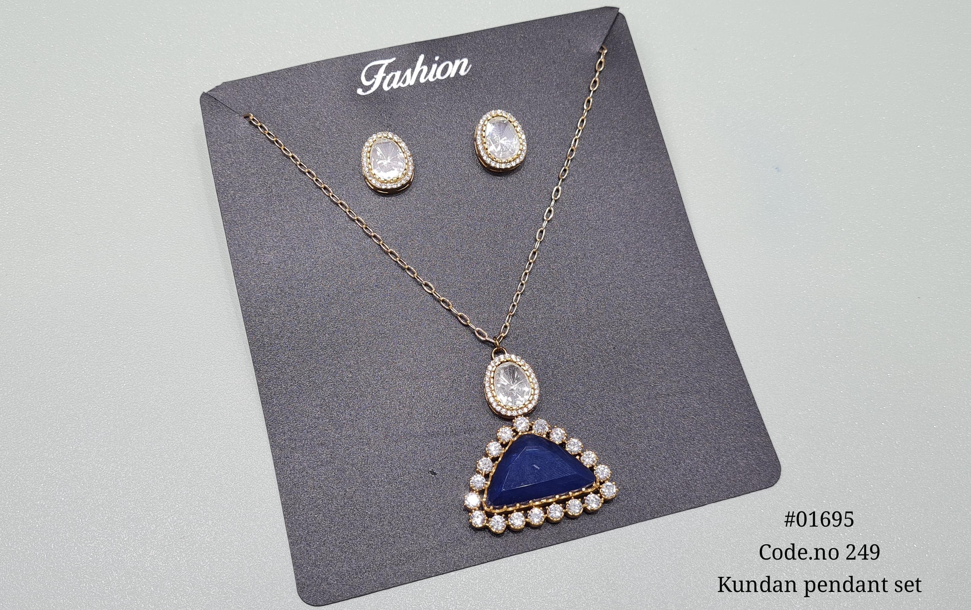 Doublet pendant 01695 - 5