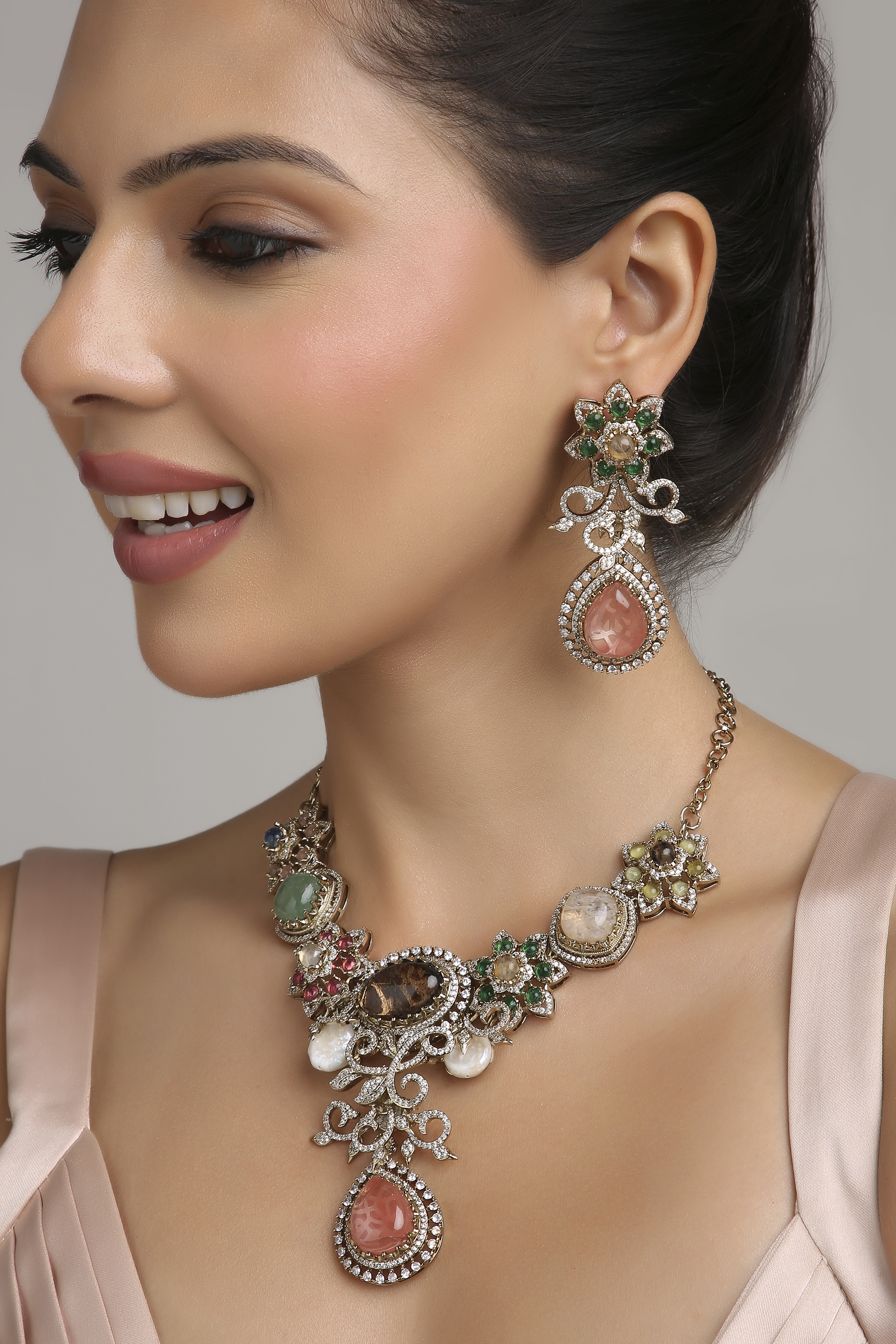 Sabyasachi Necklace 08656 - 3