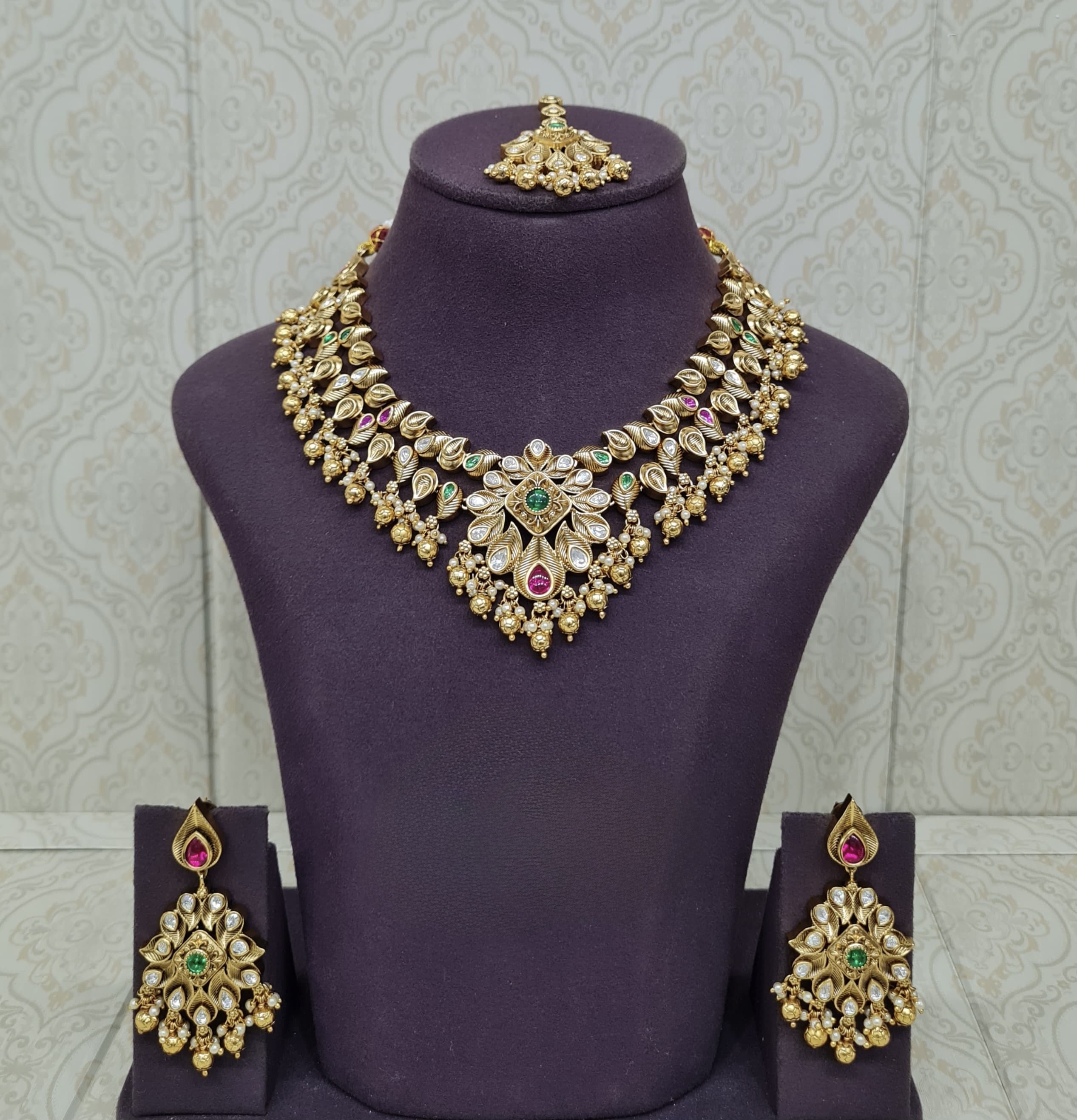 Heritage Necklace 11683 - 3