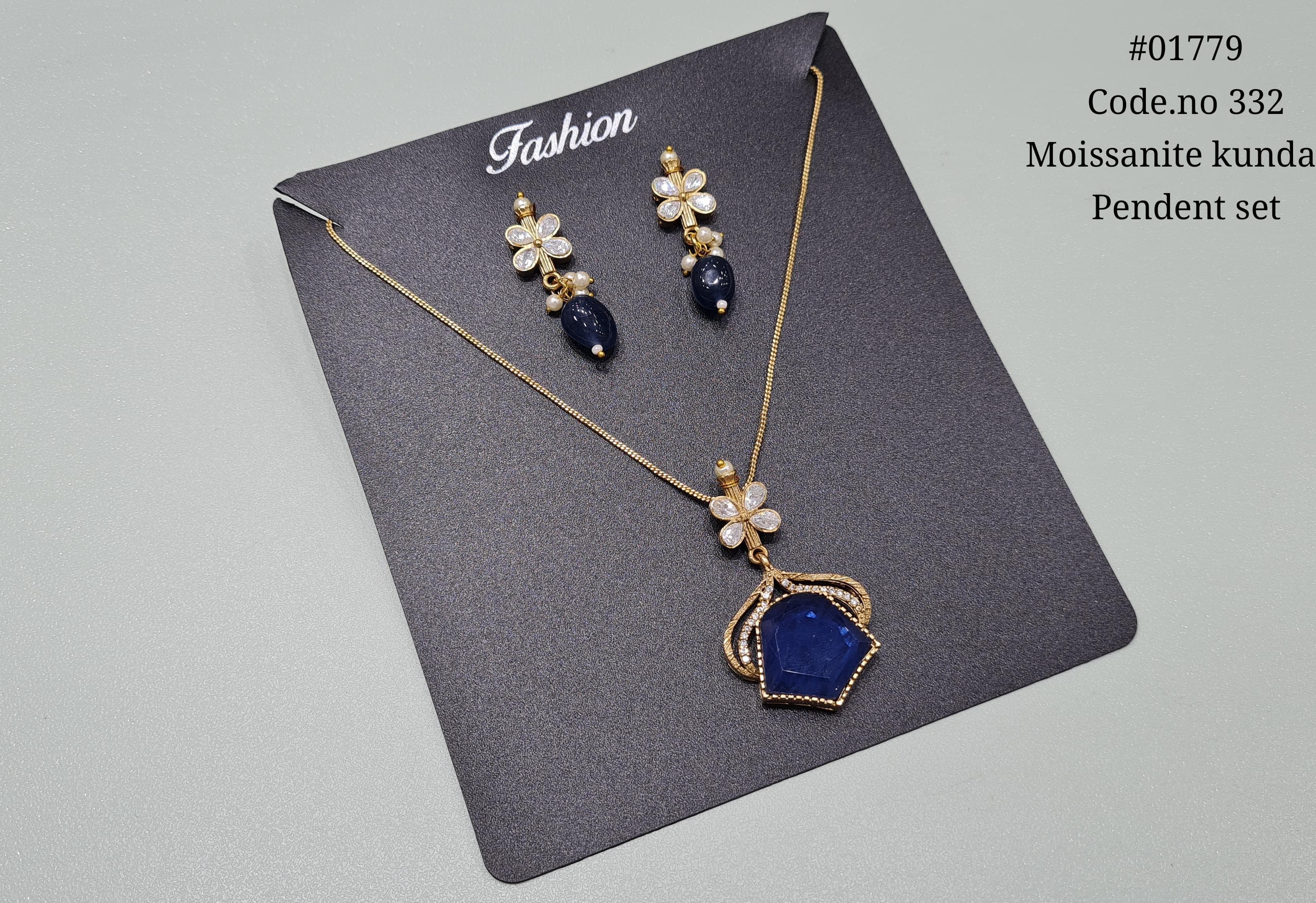 Kundan pendant 01779 - 5