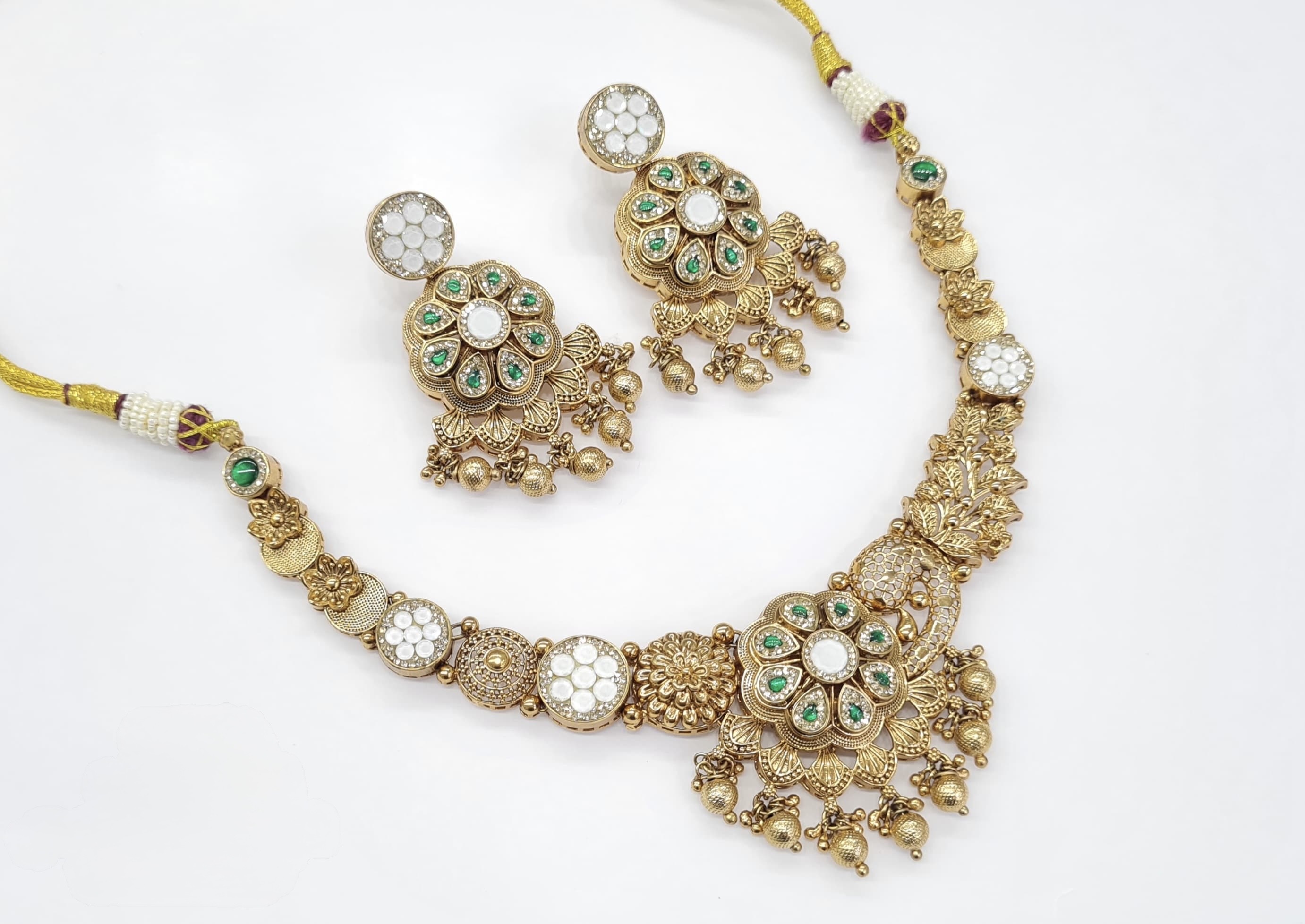 Heritage Necklace 05584 - 5