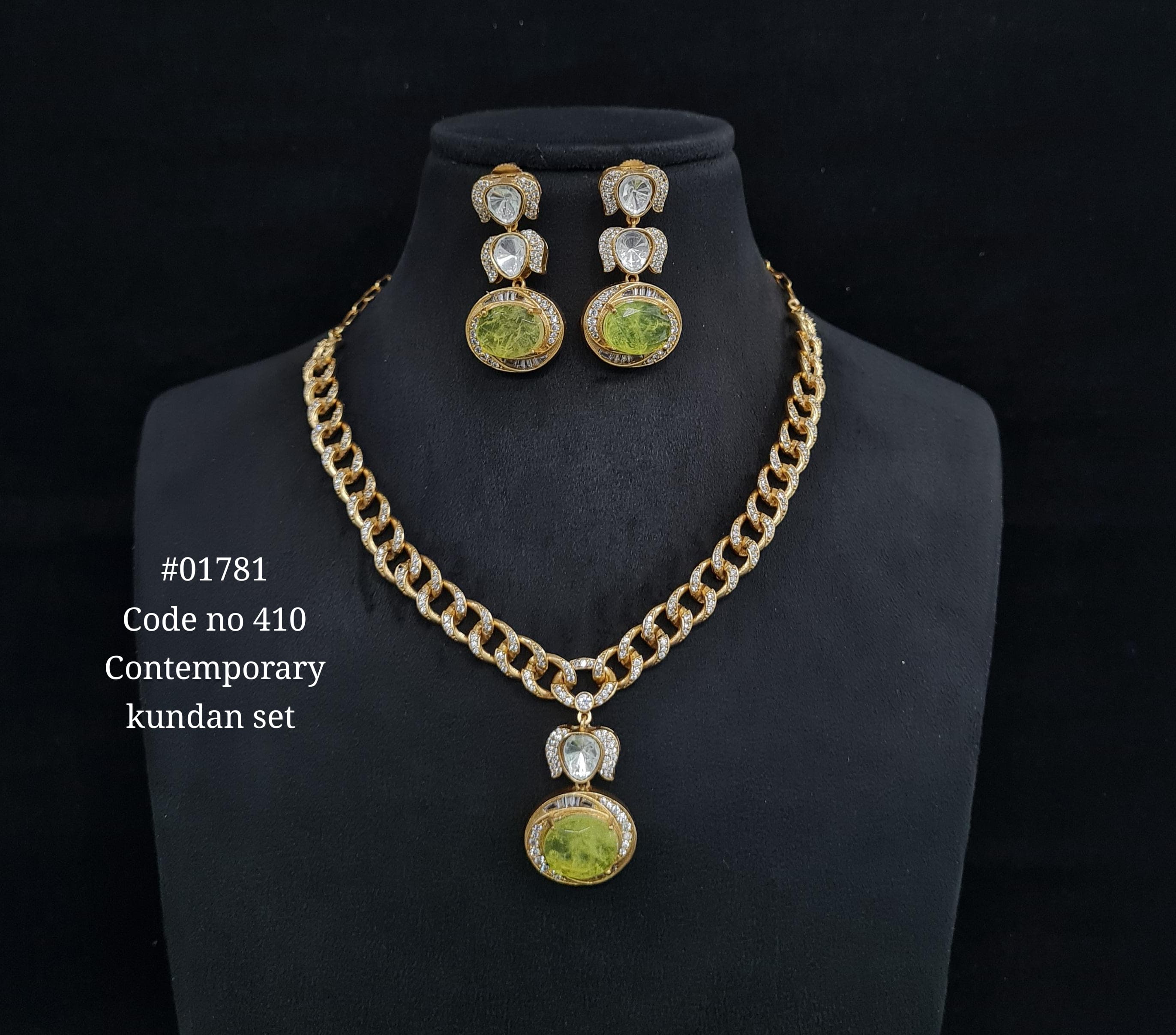 Kundan pendant set 01781 - 6