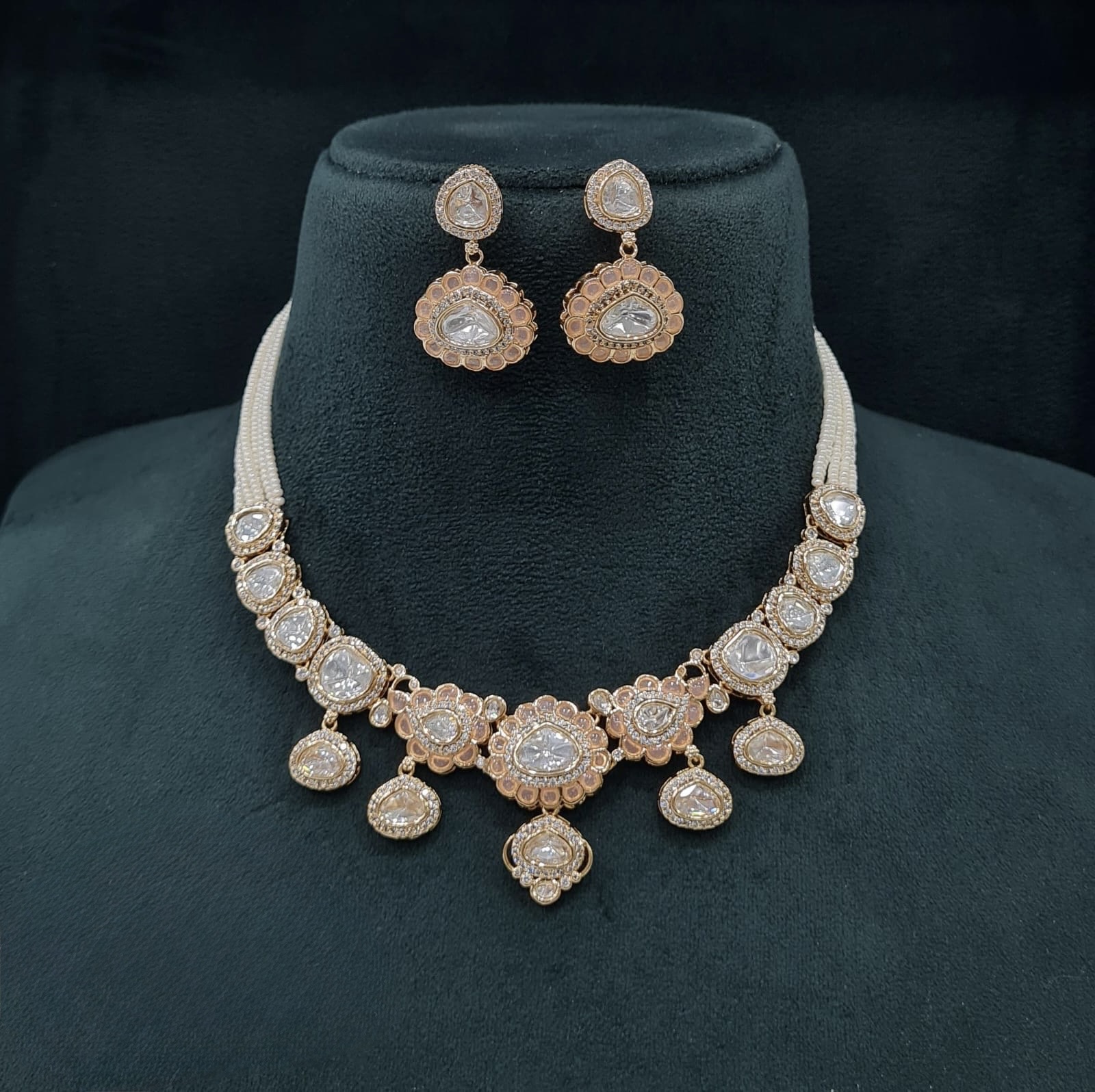 Kundan Necklace 07008 - 3