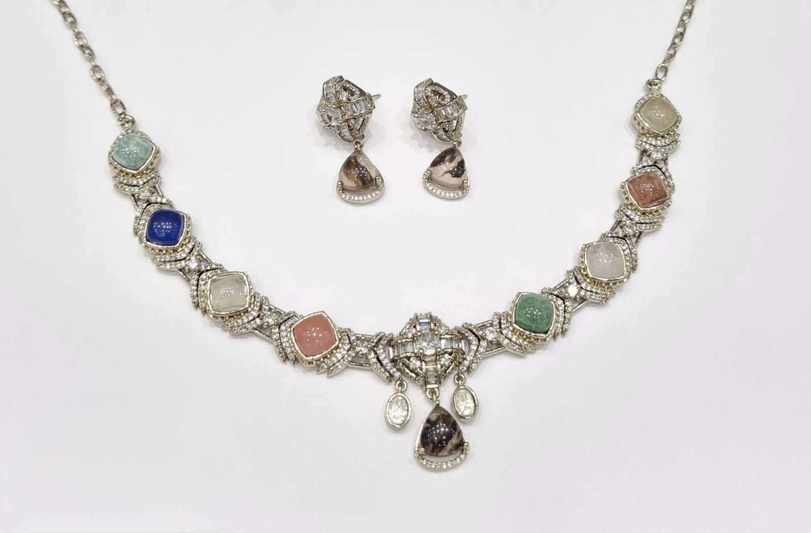 Sabyasachi Necklace 10039 - 6