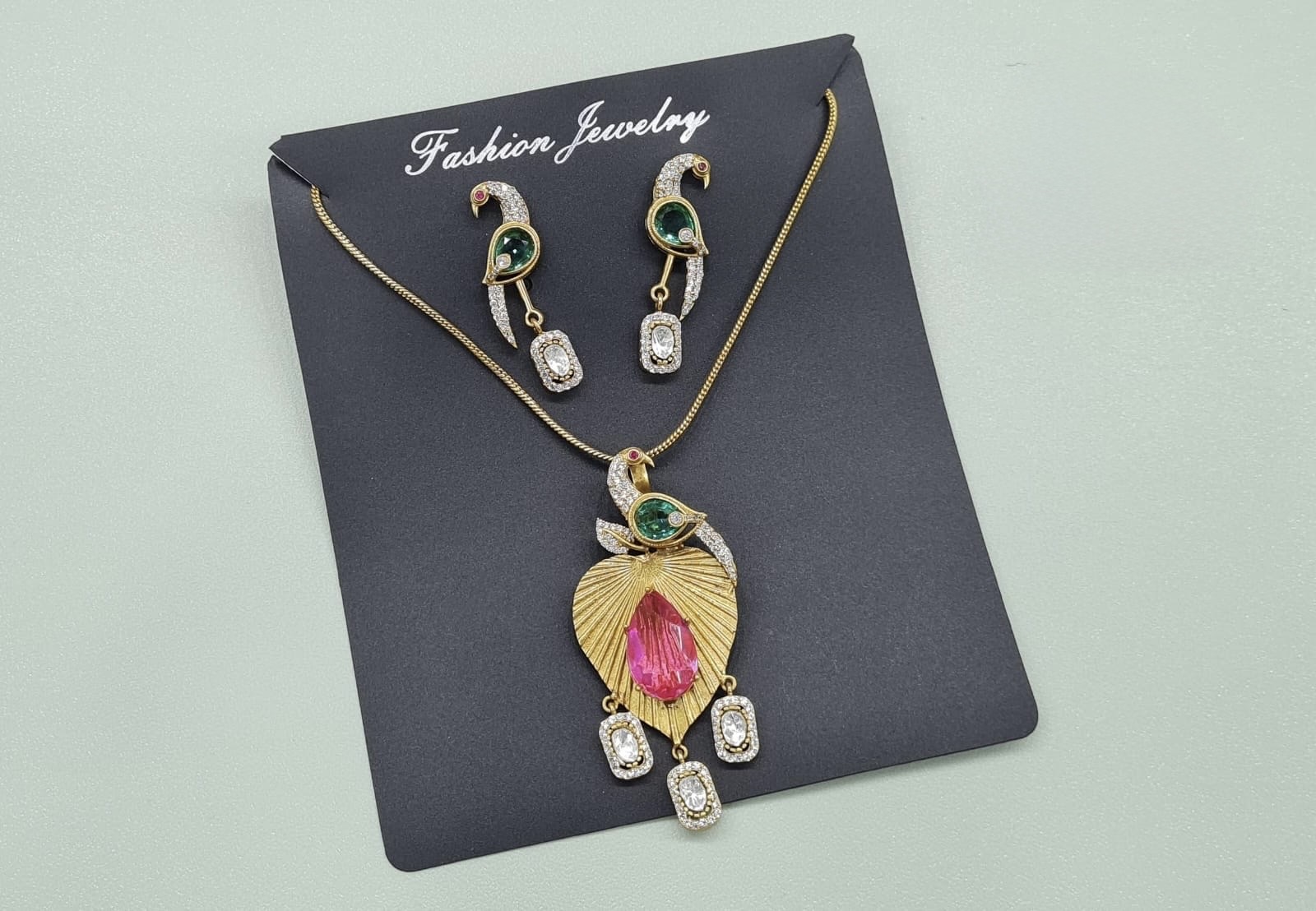 Kundan Pendant 11239 - 10