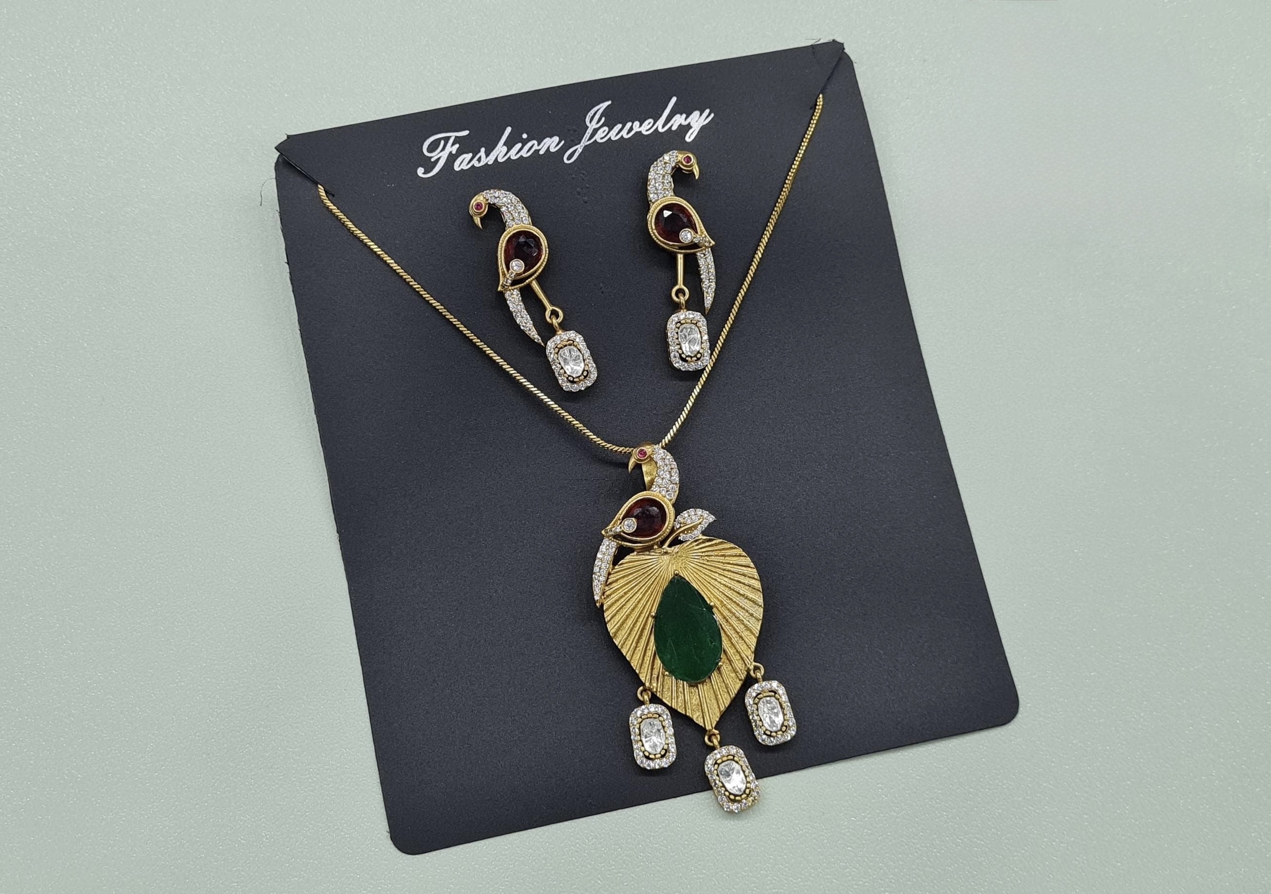 Kundan Pendant 11239 - 3