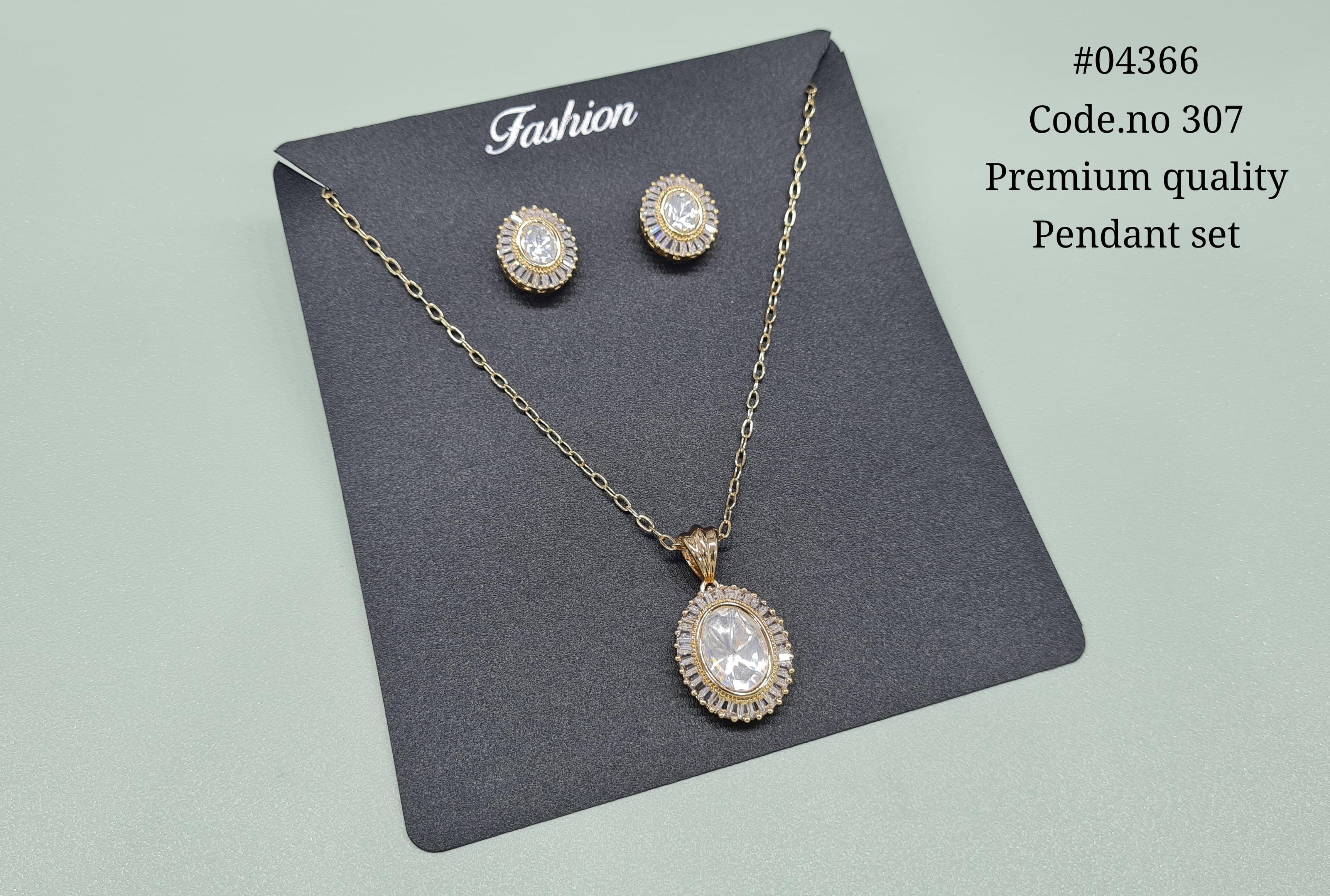 Kundan Pendant 04366 - 4