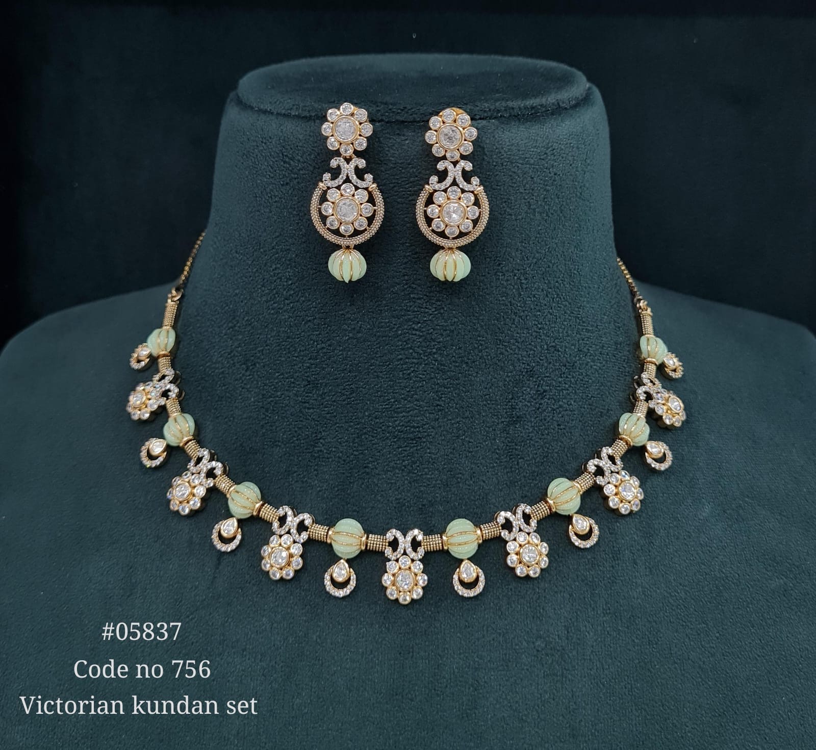 Kundan Necklace 05837 - 4