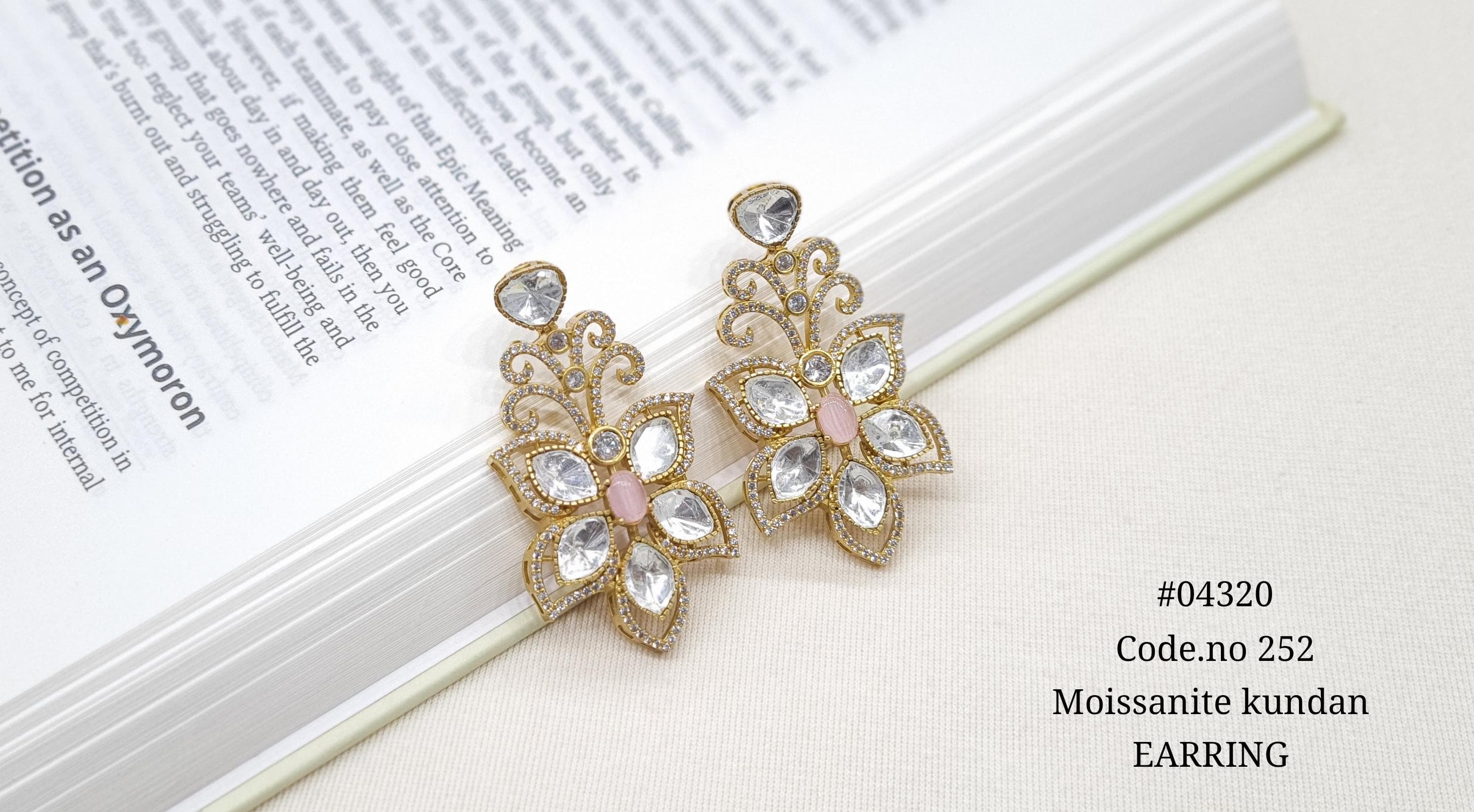 Kundan Earring 04320 - 5