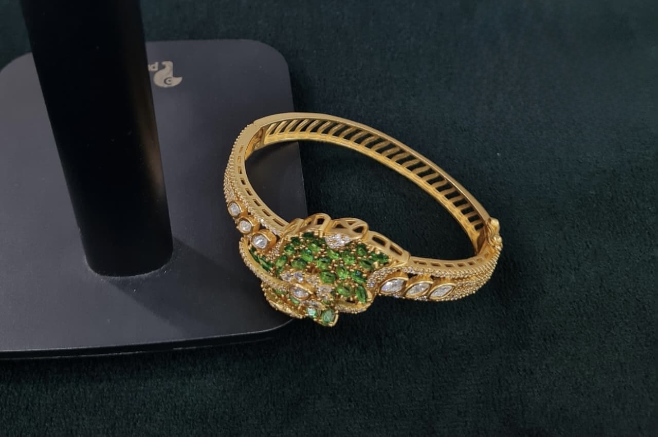 Kundan Kada 06178 - 3