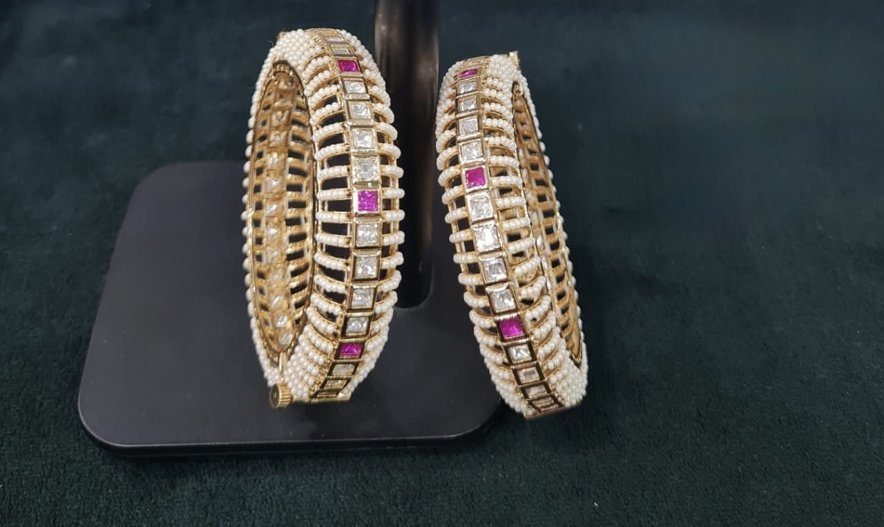 Kundan Bangles 06842