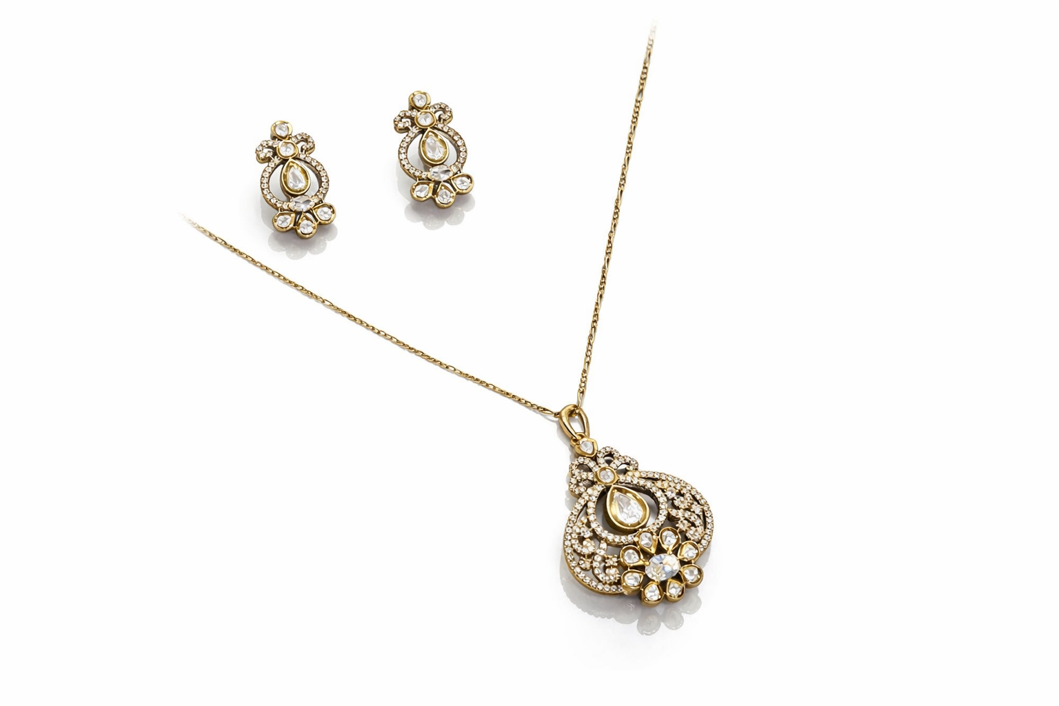 Kundan Pendant 08523
