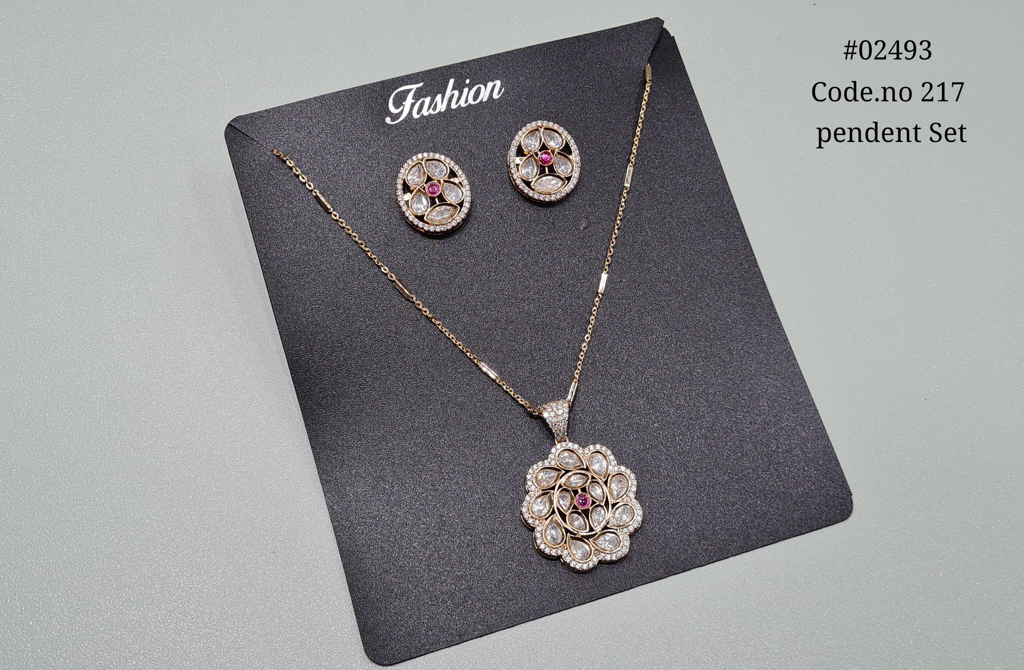 Kundan Pendant 02493 - 5