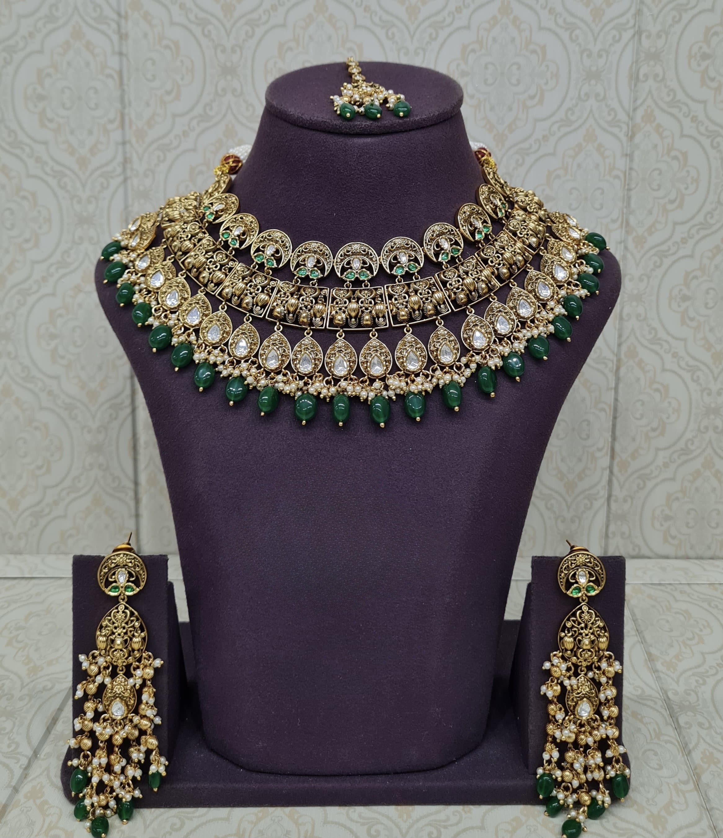 Heritage Necklace 11681 - 4