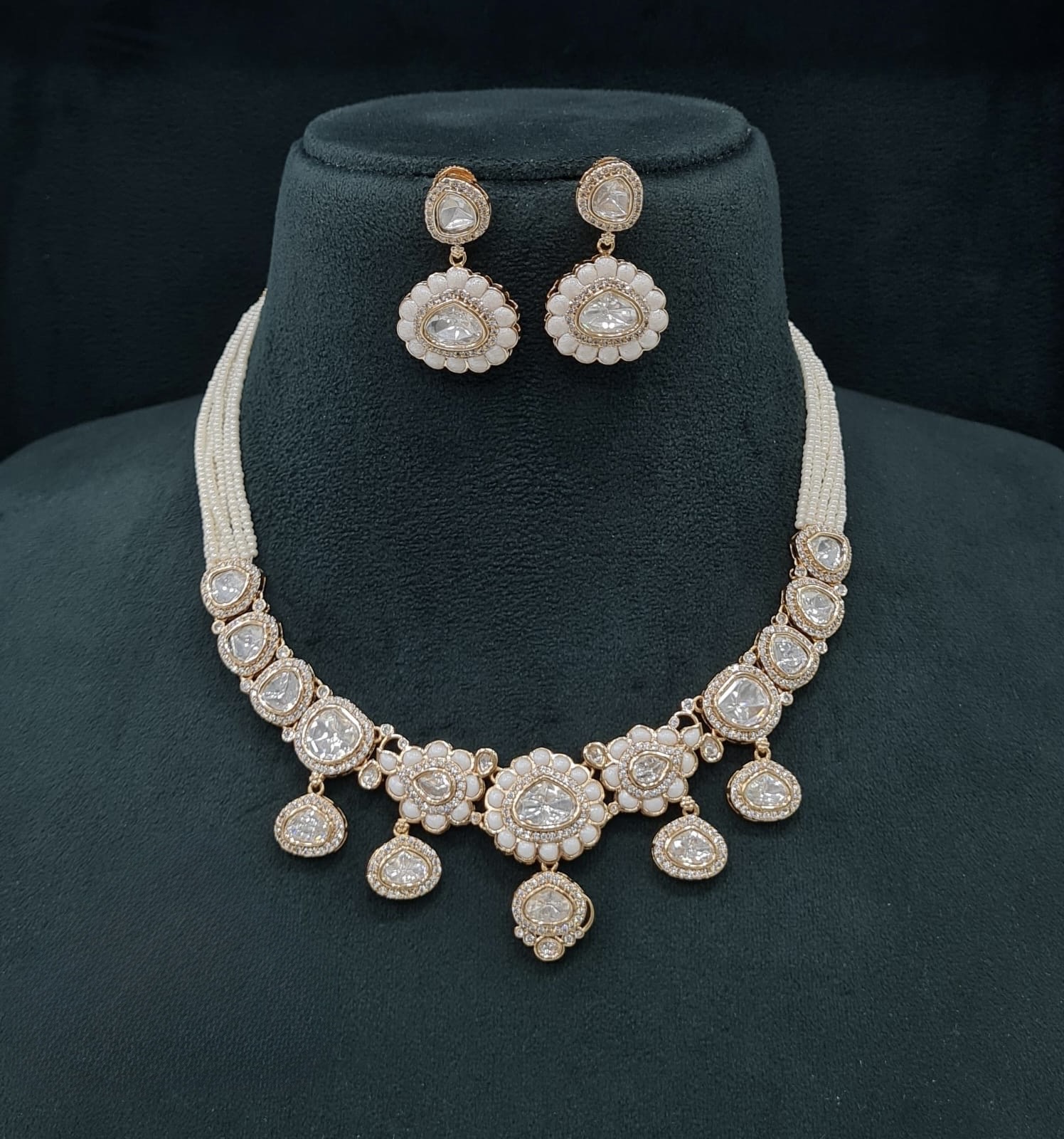 Kundan Necklace 07008 - 4