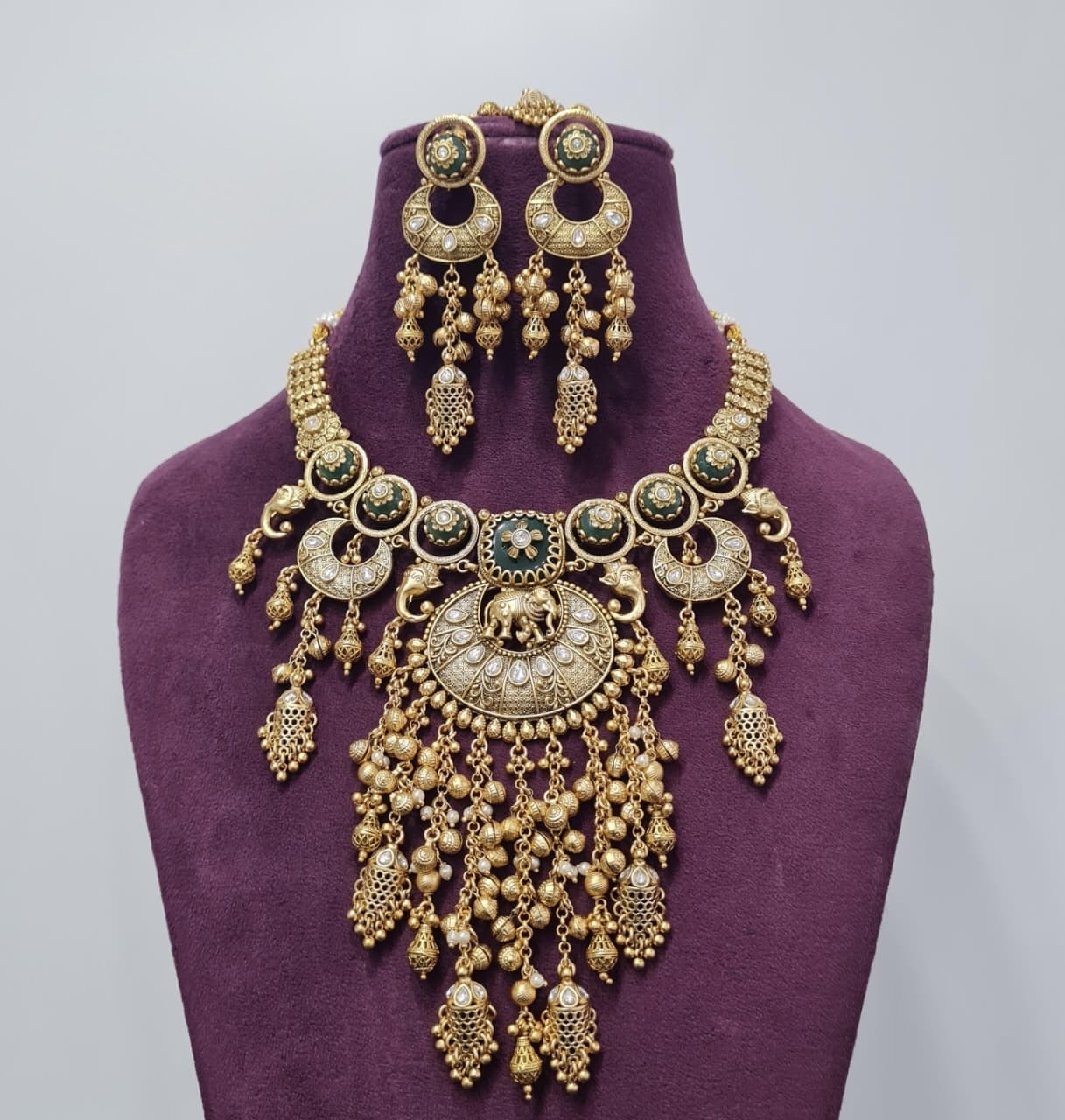 Heritage Necklace 07434 - 4