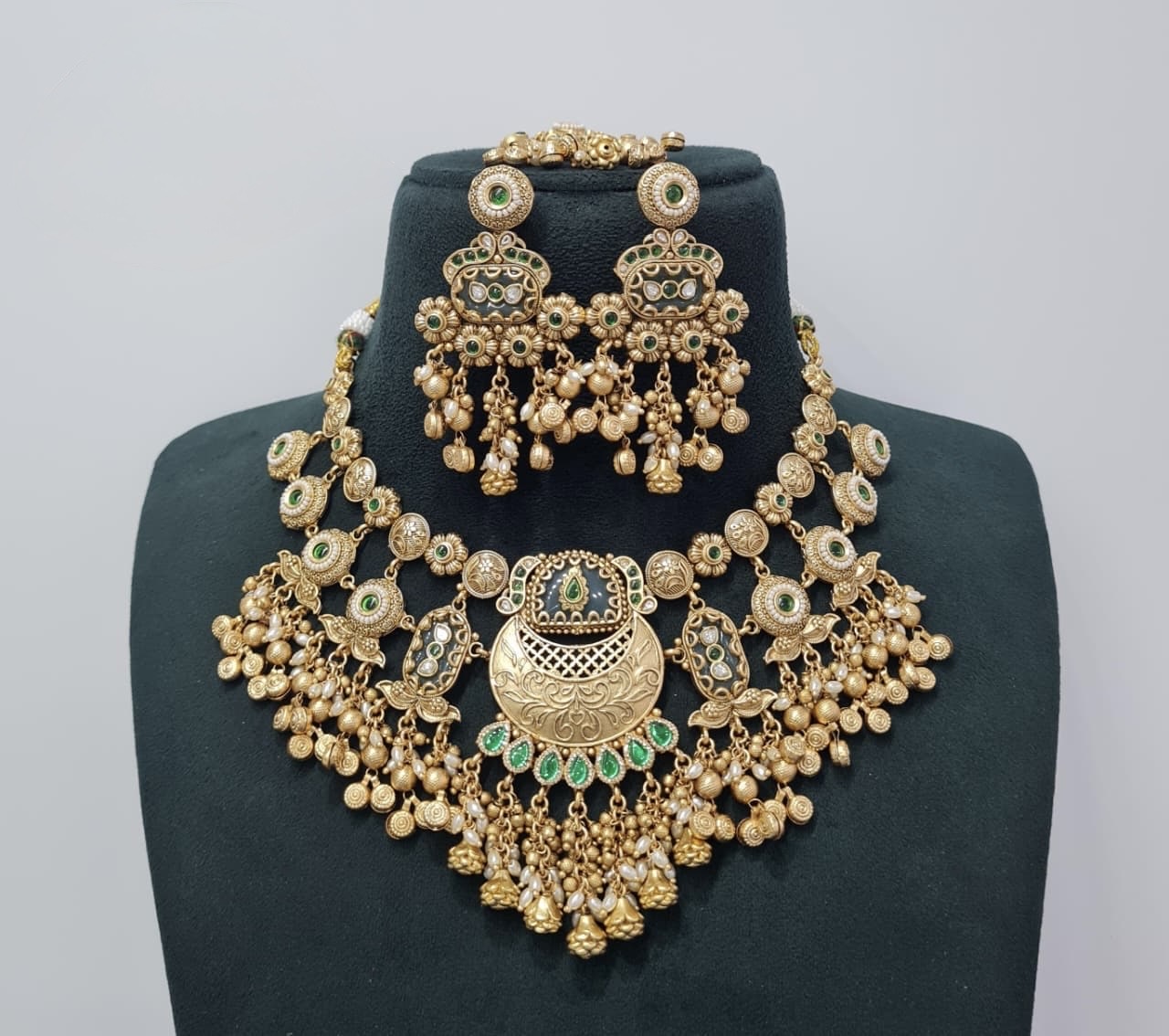 Heritage Necklace 07474 - 4