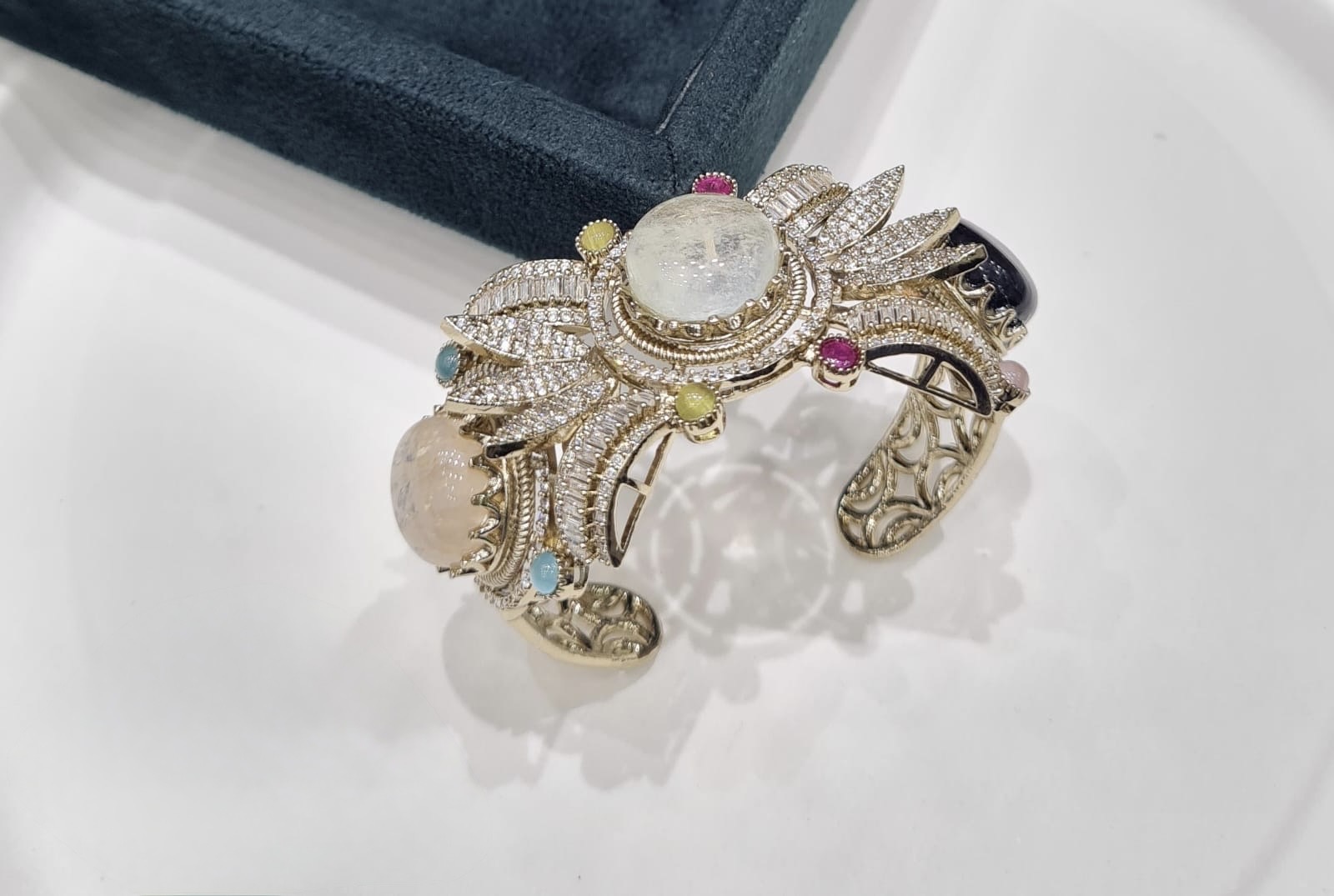Sabyasachi Kada 07725 - 4