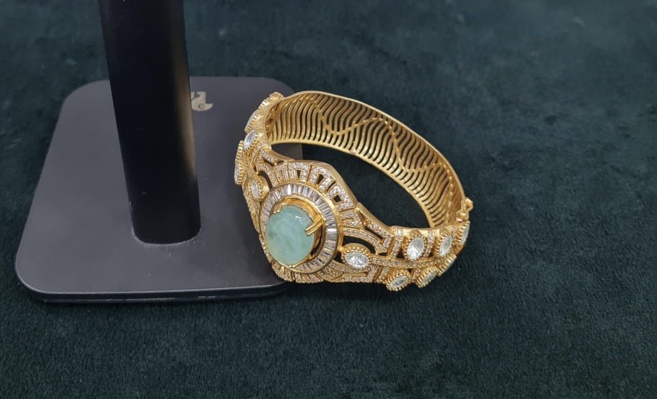 Kundan Kada 06180 - 2