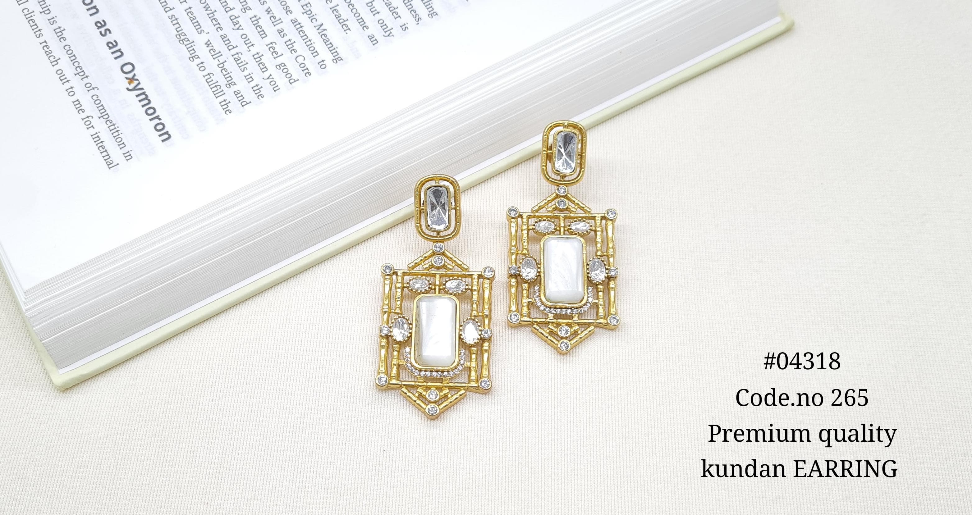 Kundan Earring 04318 - 4