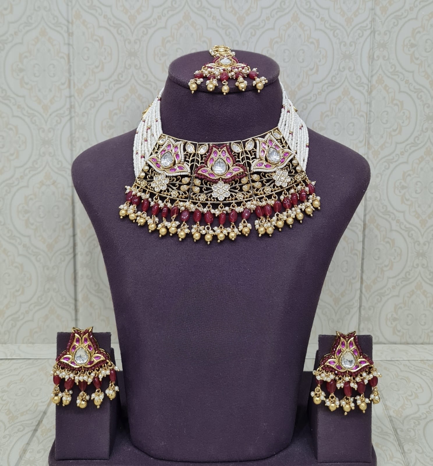 Heritage Necklace 11682 - 4