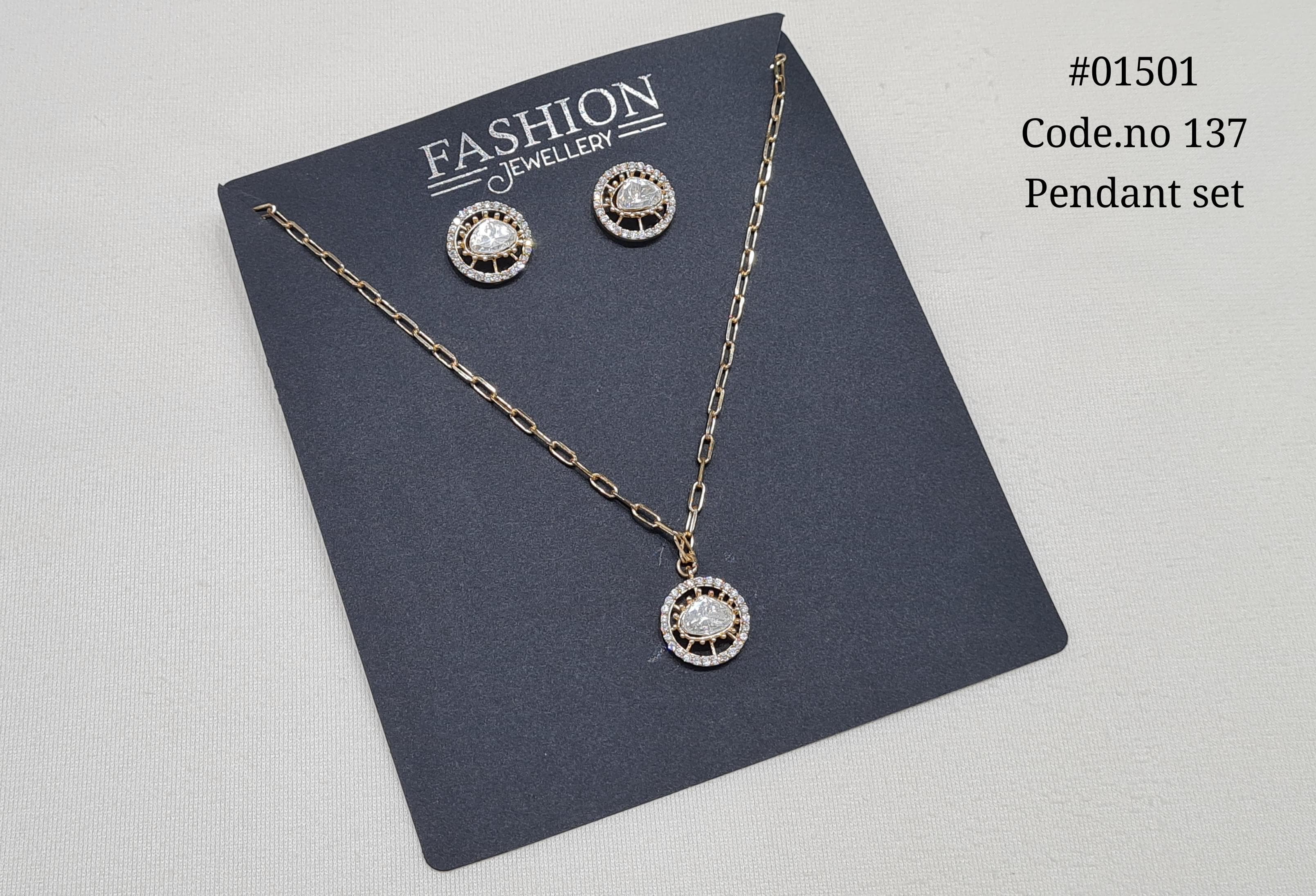 Kundan pendant set 01501