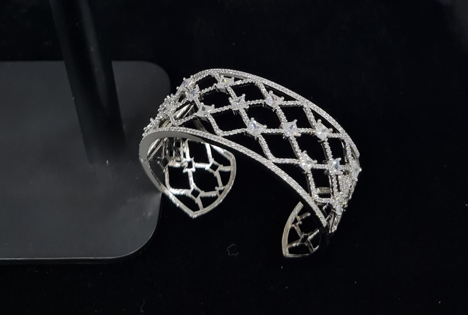 Zarina Mesh Cuff 08245 - 5