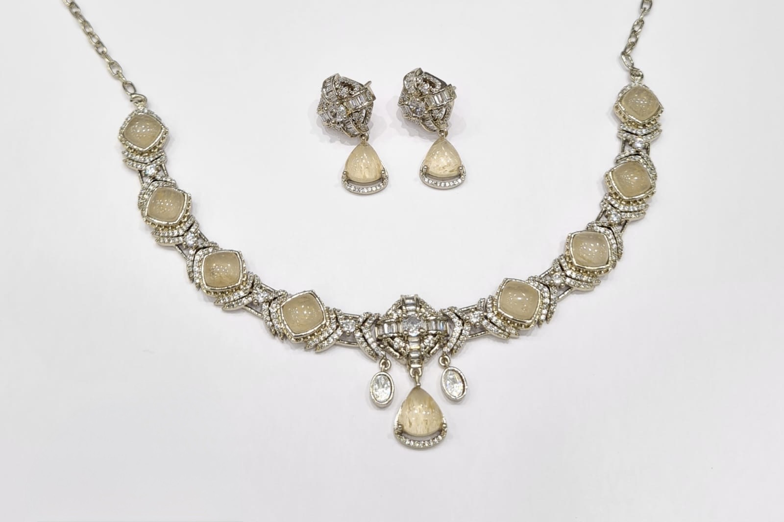 Sabyasachi Necklace 10039 - 7