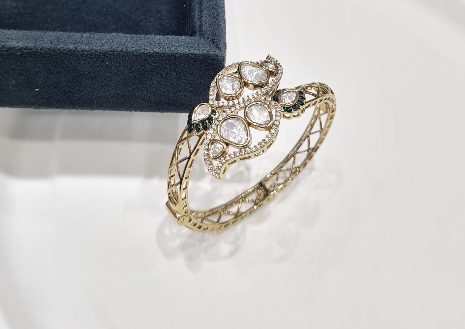 Kundan Kada 07979 - 8
