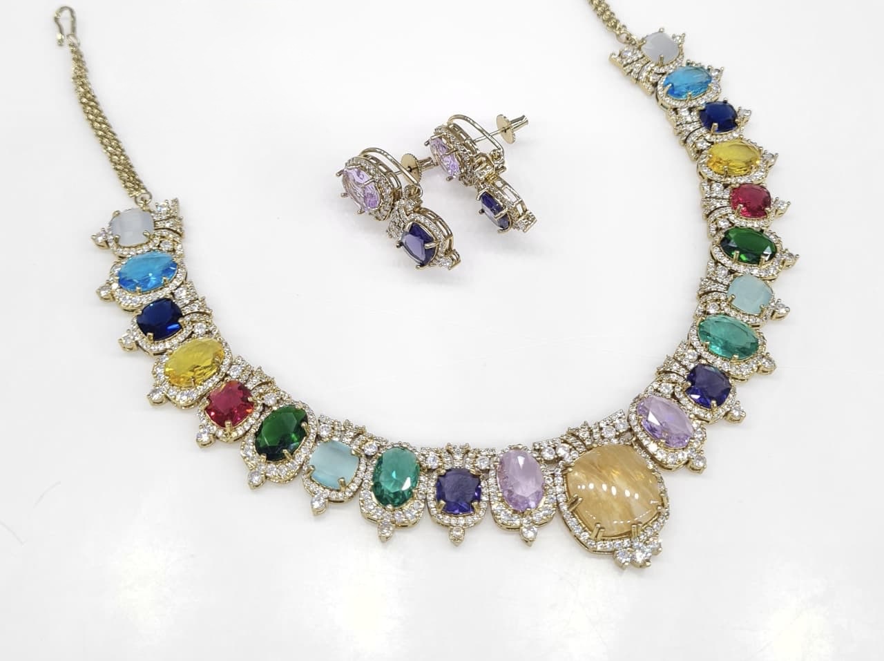 Sabyasachi Necklace 08728 - 10