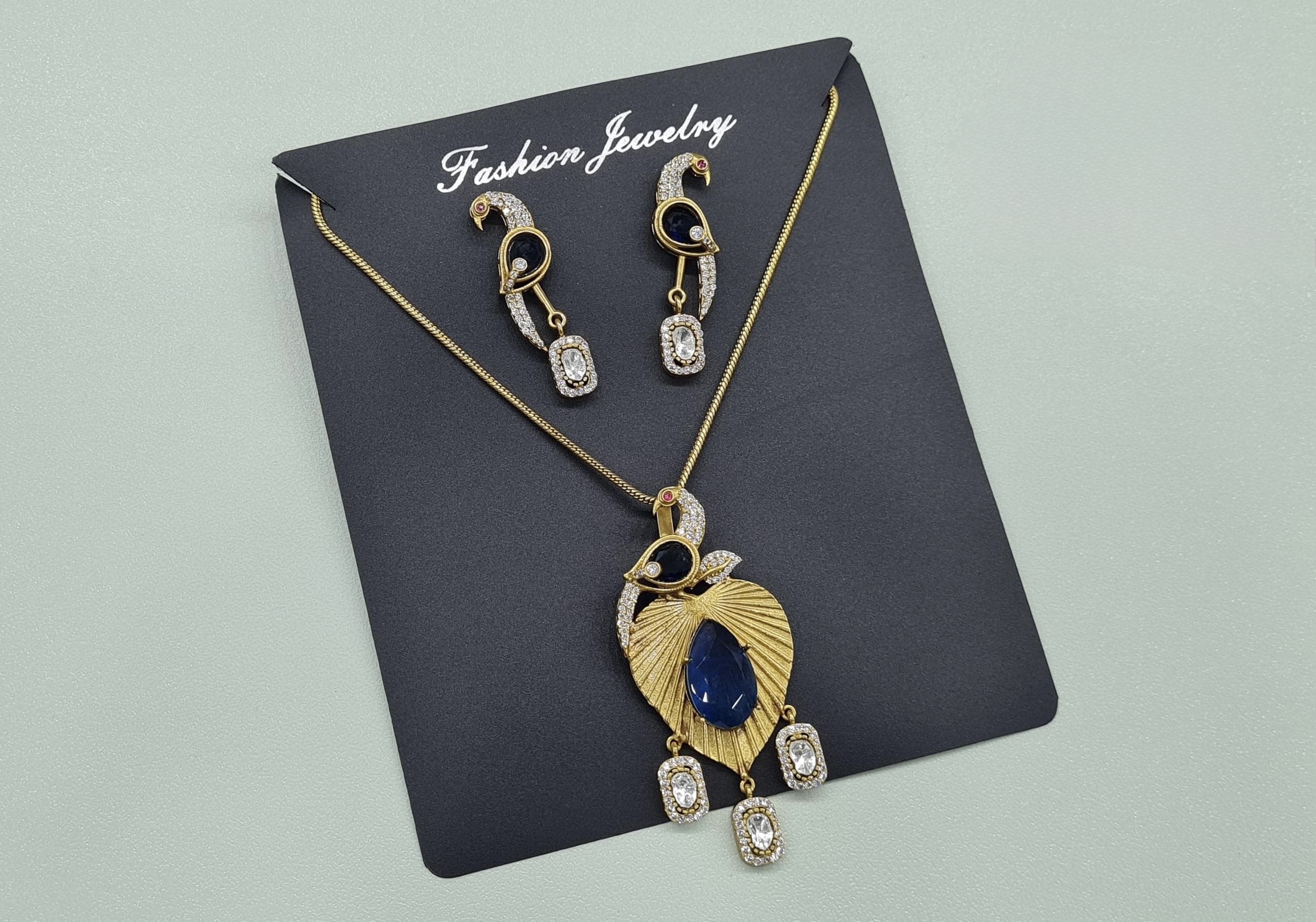 Kundan Pendant 11239 - 4