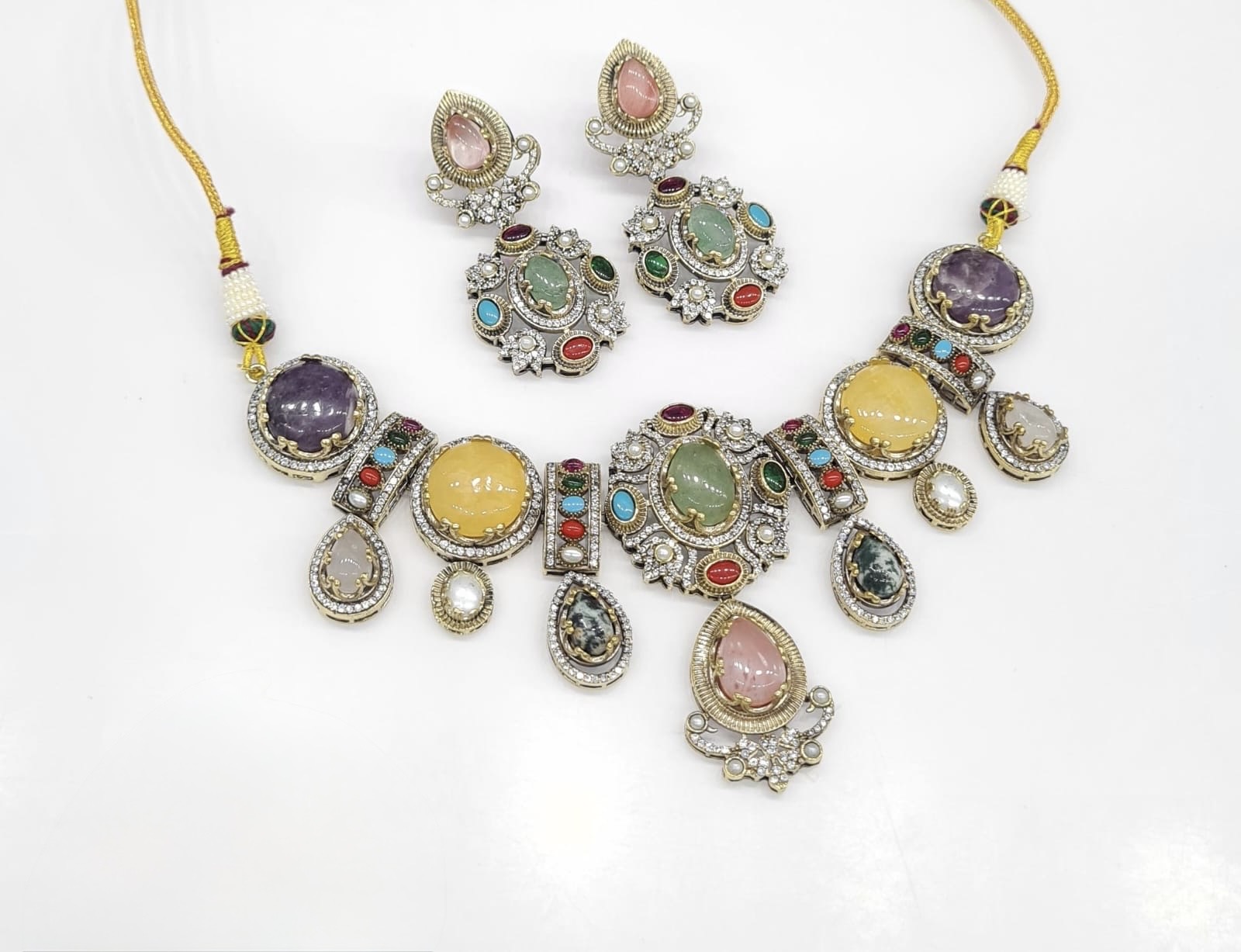 Sabyasachi Necklace 08651 - 3