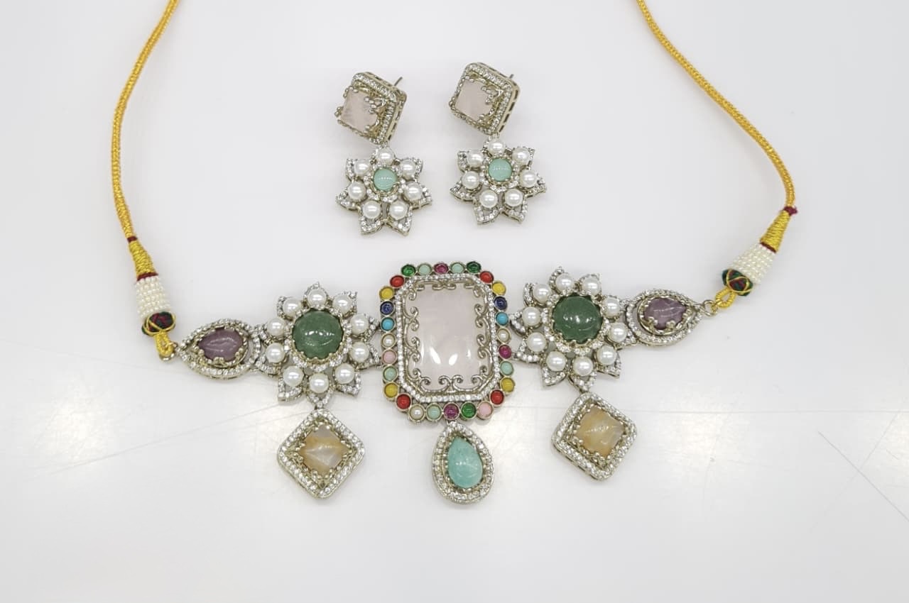 Sabyasachi Choker 08655 - 4