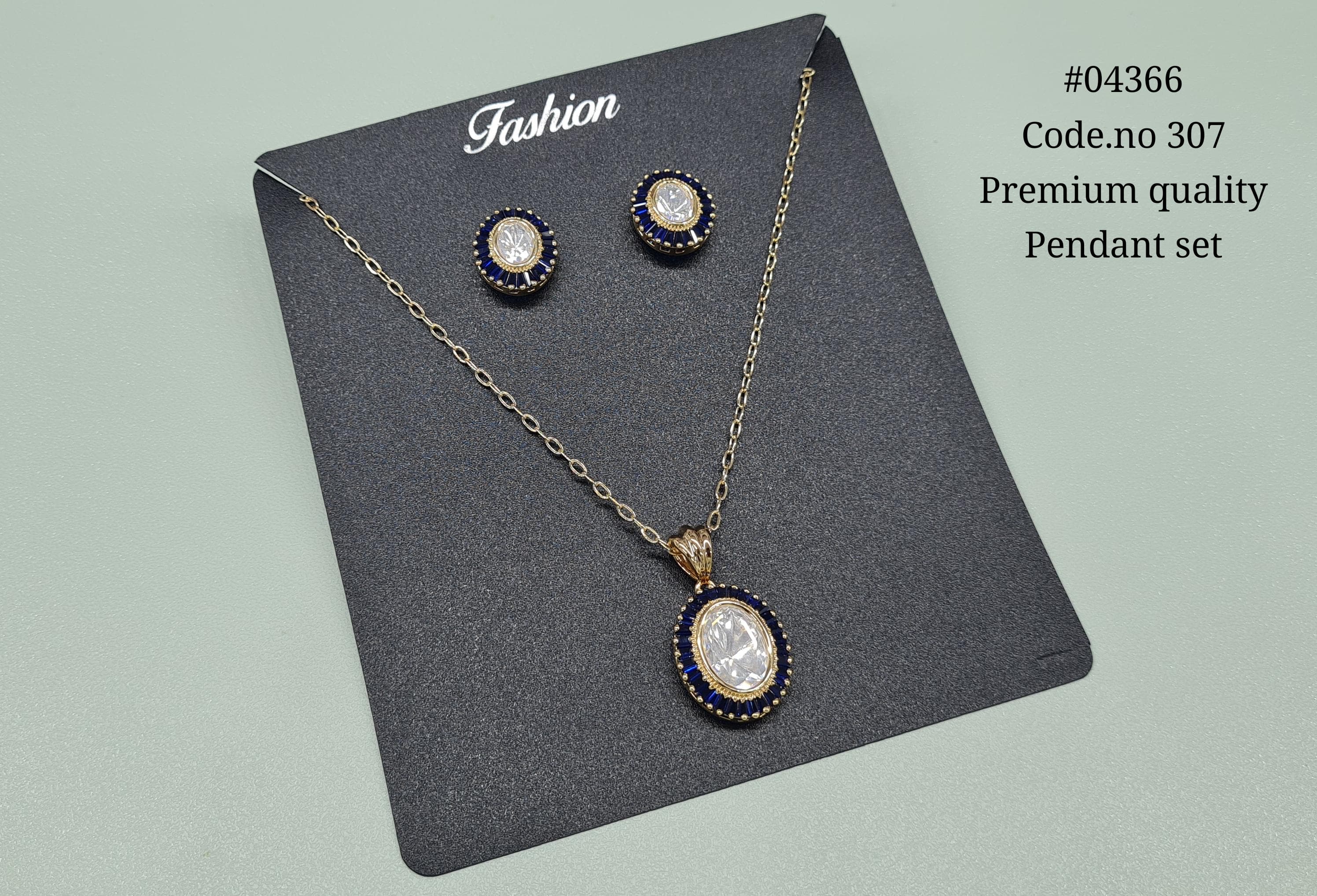 Kundan Pendant 04366 - 3