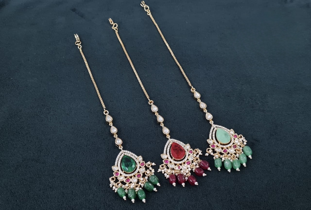 Kundan Tikka 07931 - 3