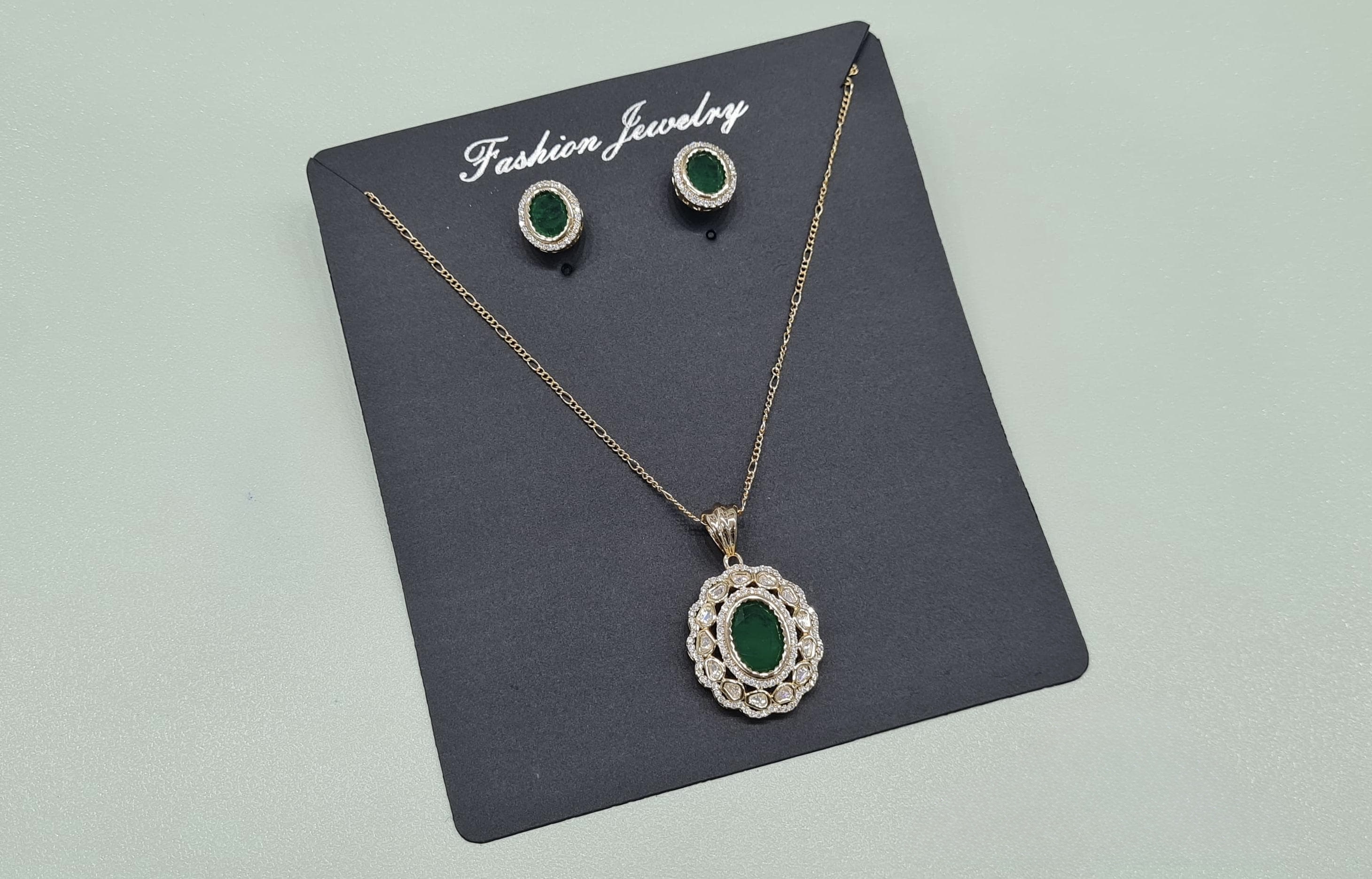 Kundan Pendant 07914 - 4