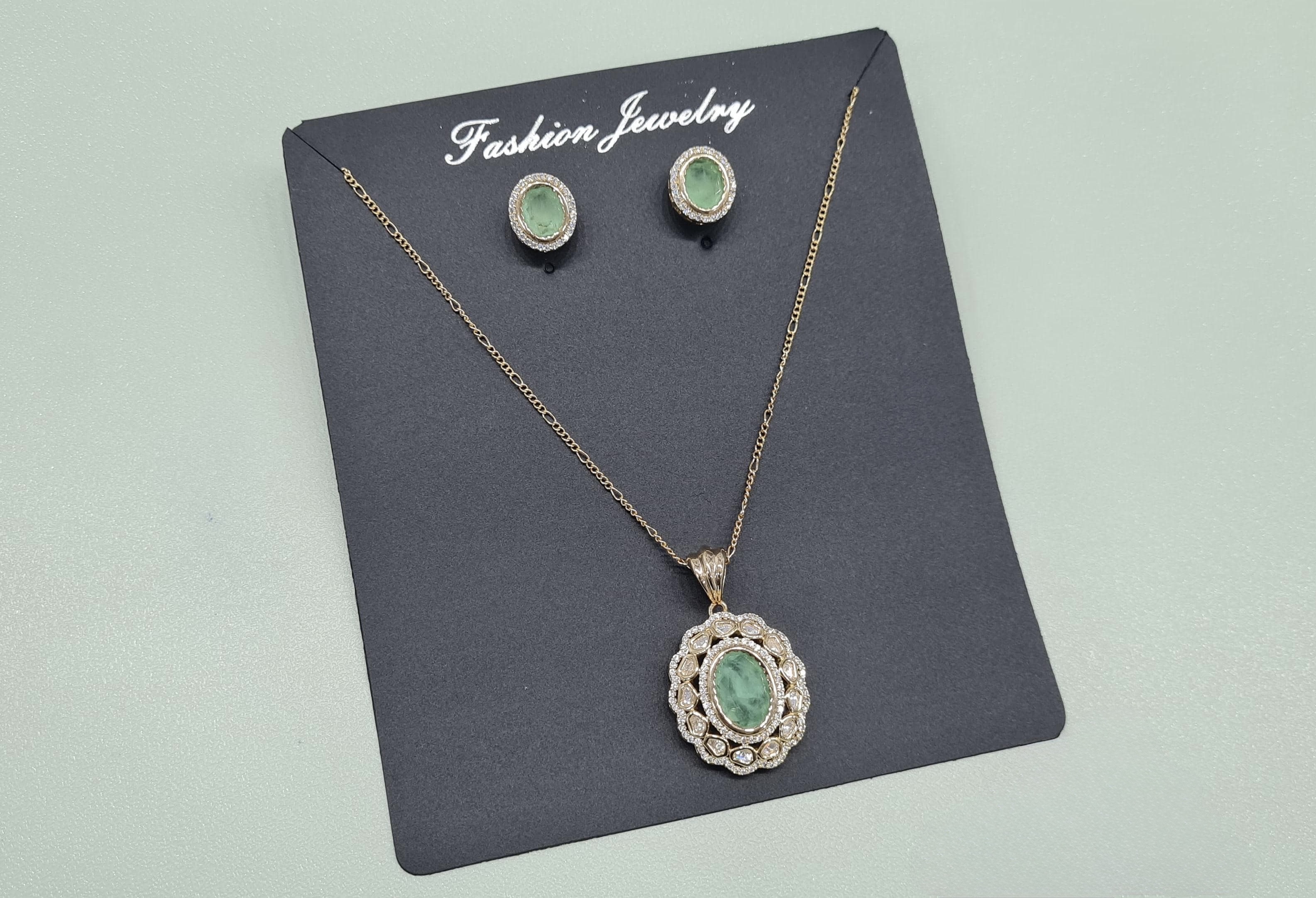 Kundan Pendant 07914 - 5